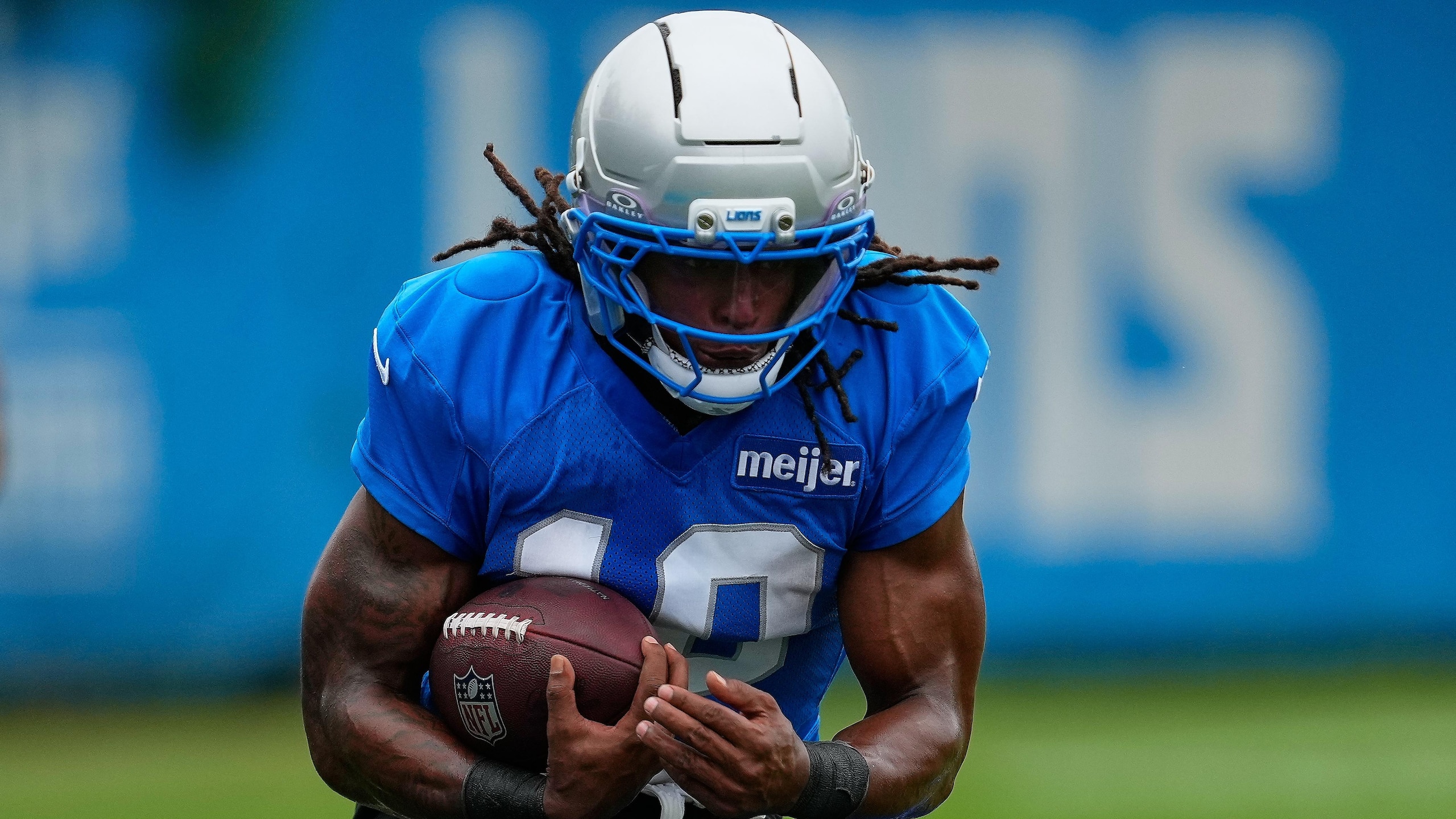 Lions Camp Football