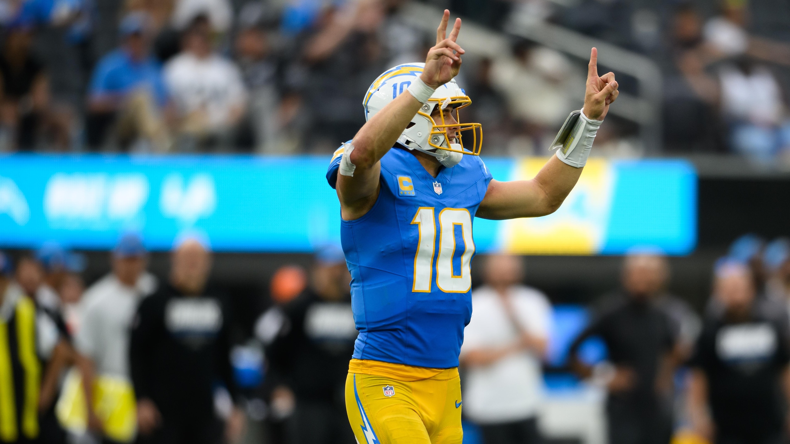 Raiders Chargers Football
