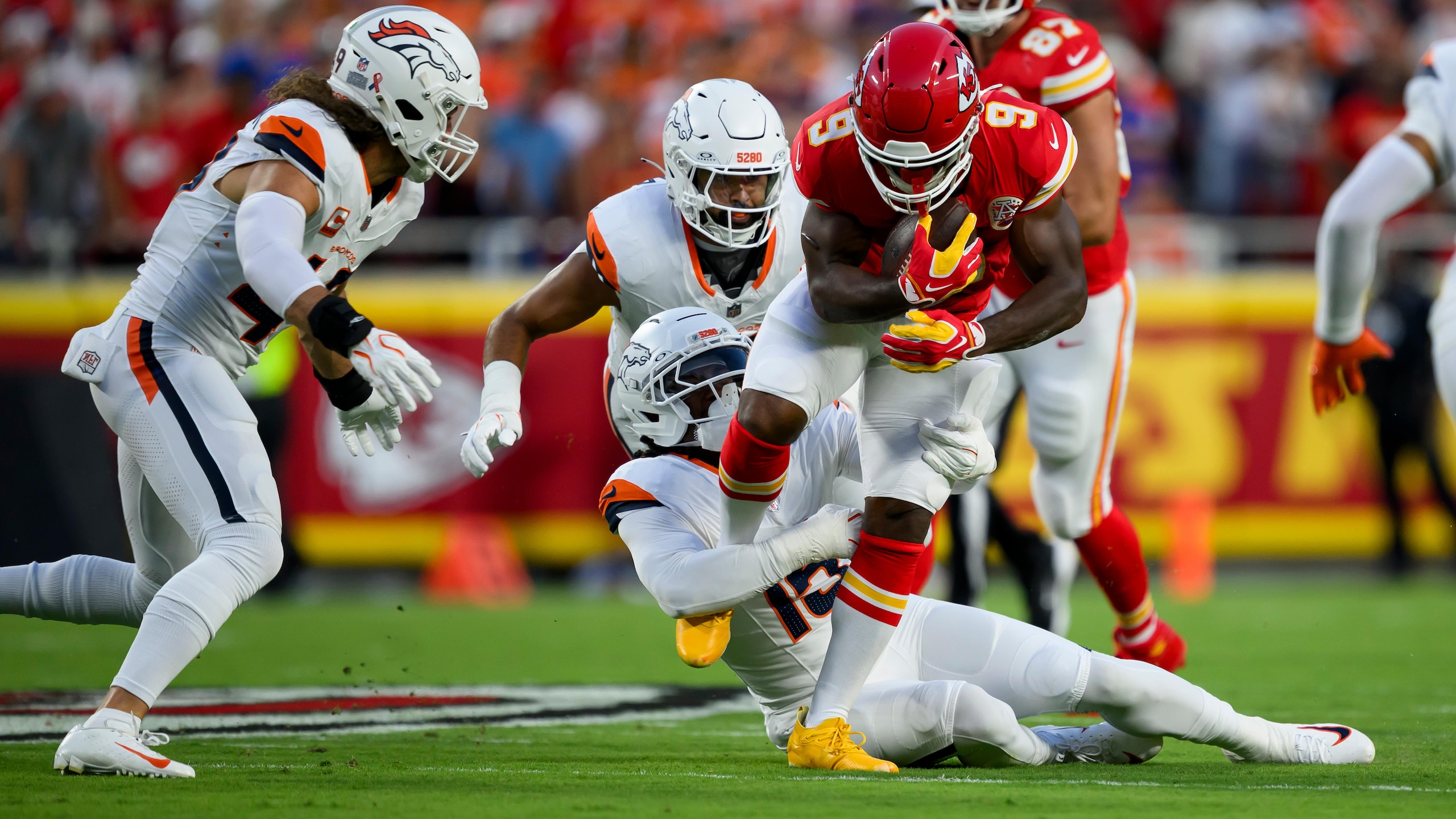 Broncos Chiefs Football