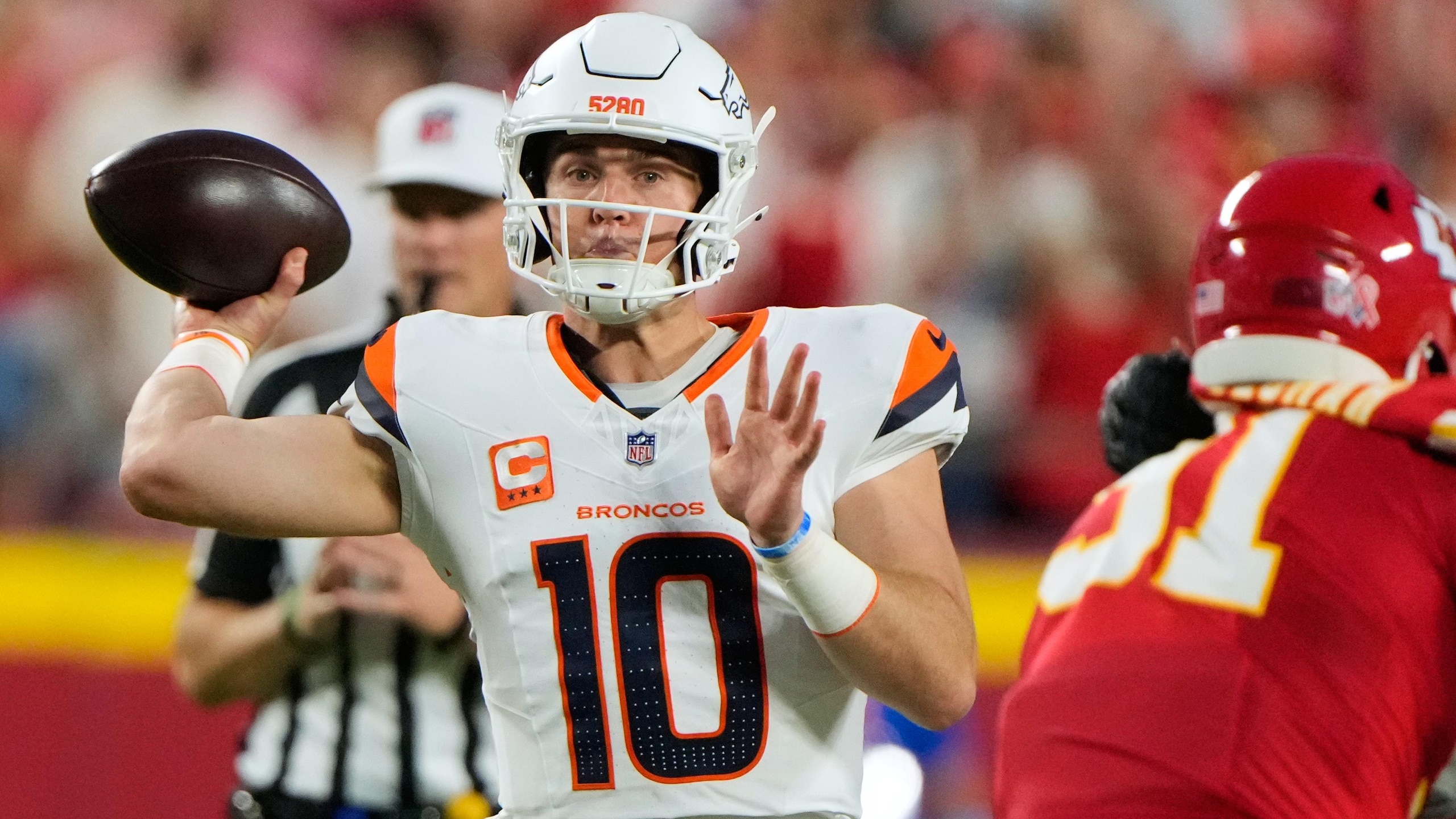 Broncos Chiefs Football