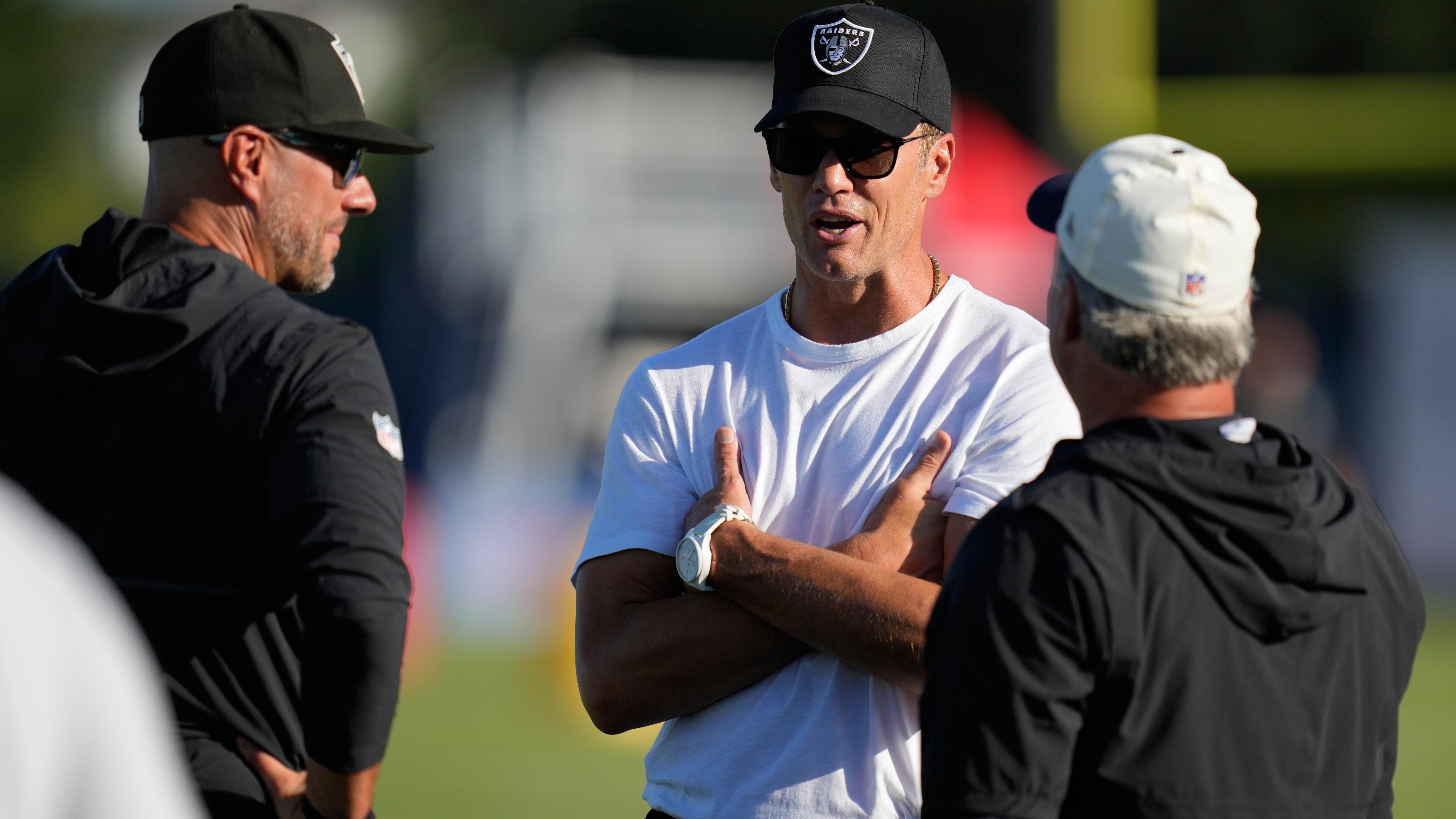 bleacherreport.com - Andrew Peters - Tom Brady Talks Broadcasting Future amid Massive Fox Contract, Raiders Ownership