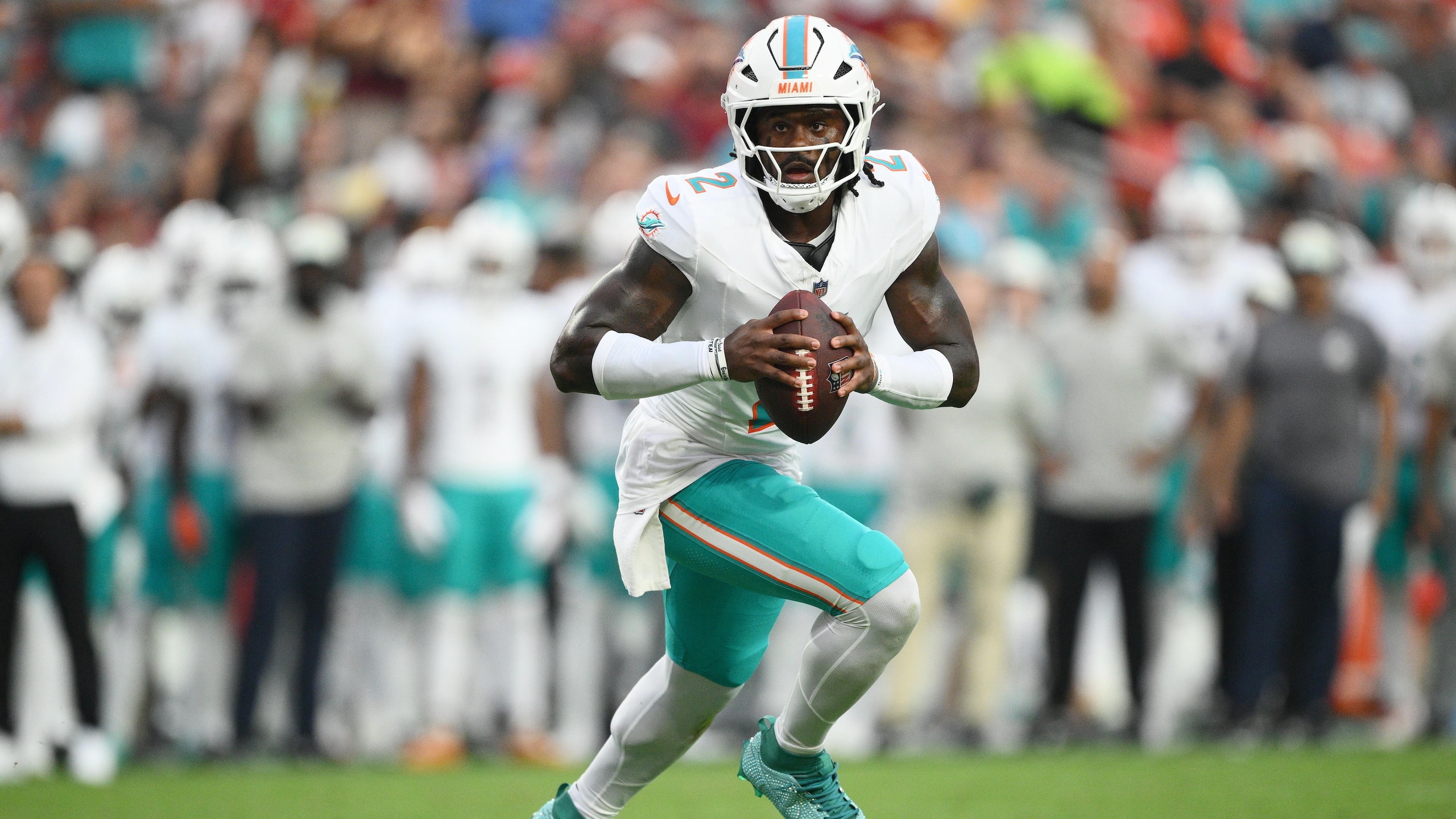 Dolphins Commmanders Football