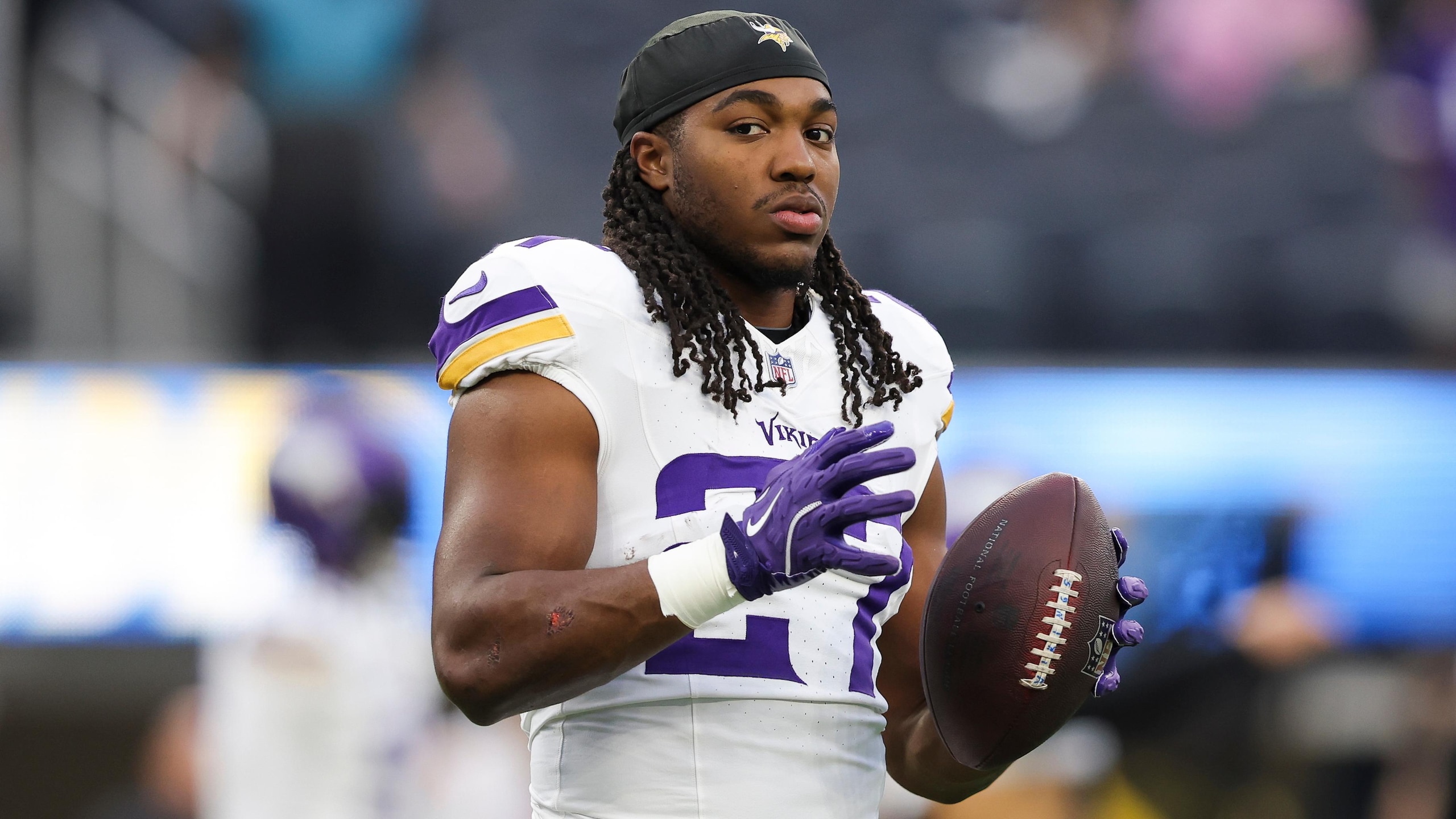 Vikings Chargers Football