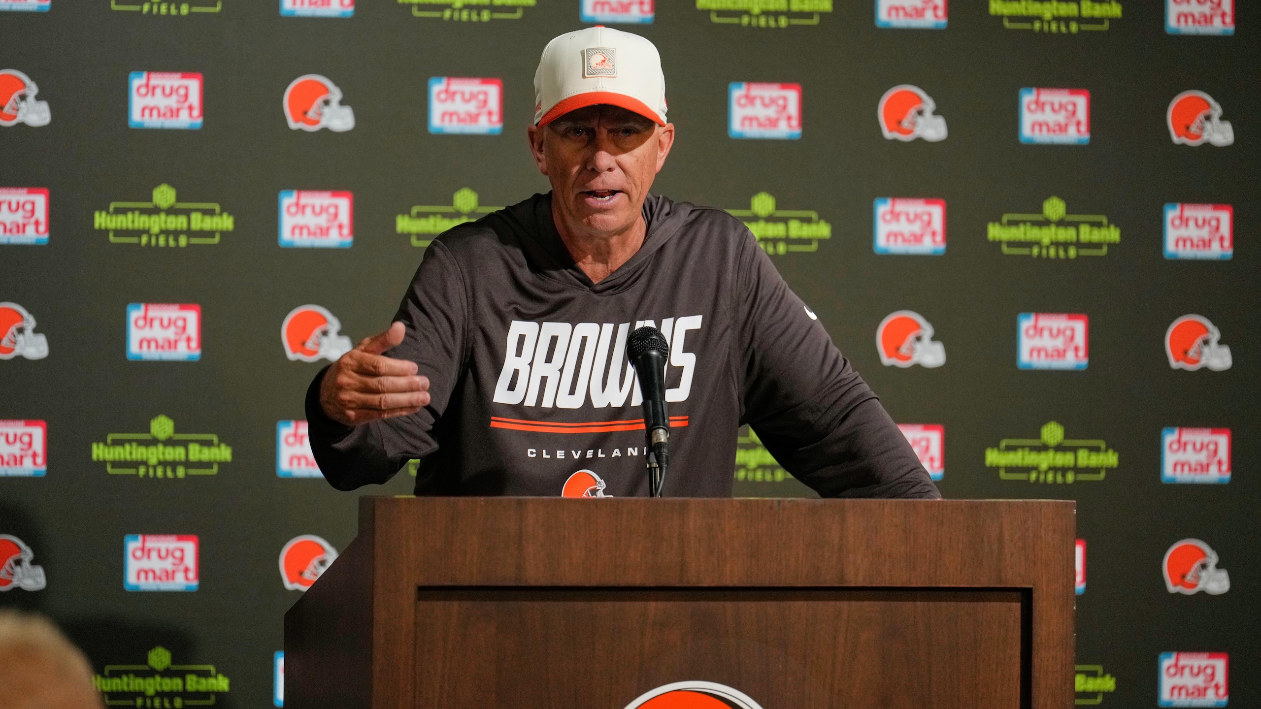 Patriots Browns Football