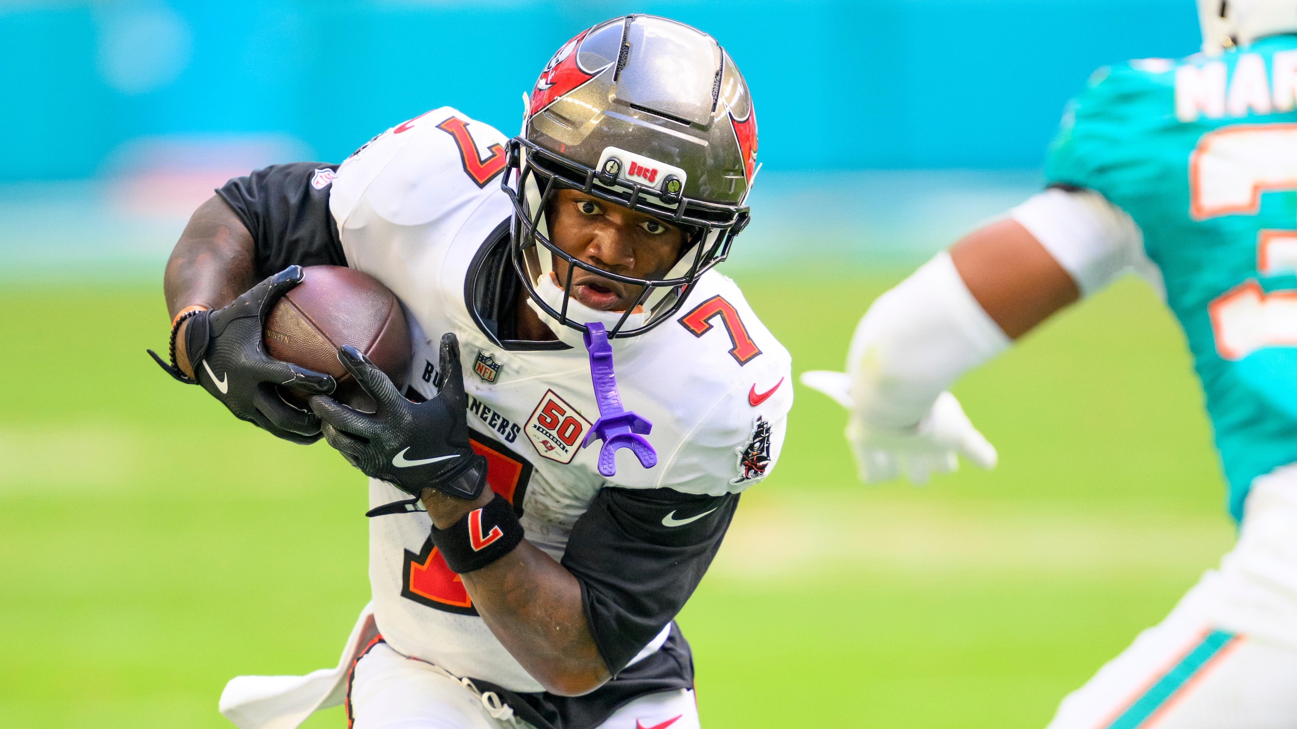 Buccaneers Dolphins Football