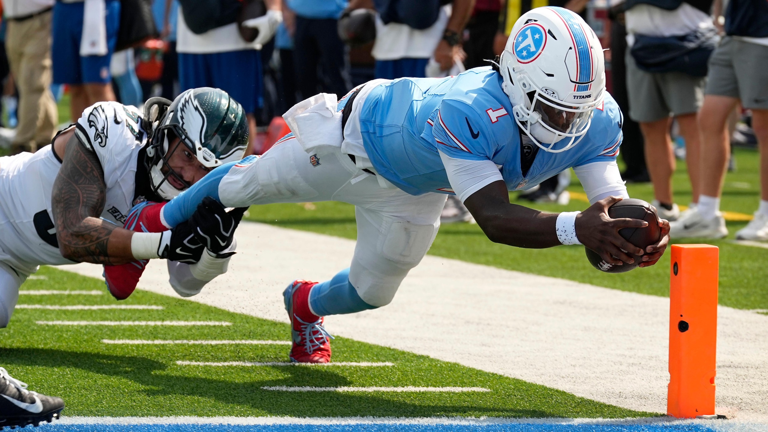 APTOPIX Eagles Titans Football