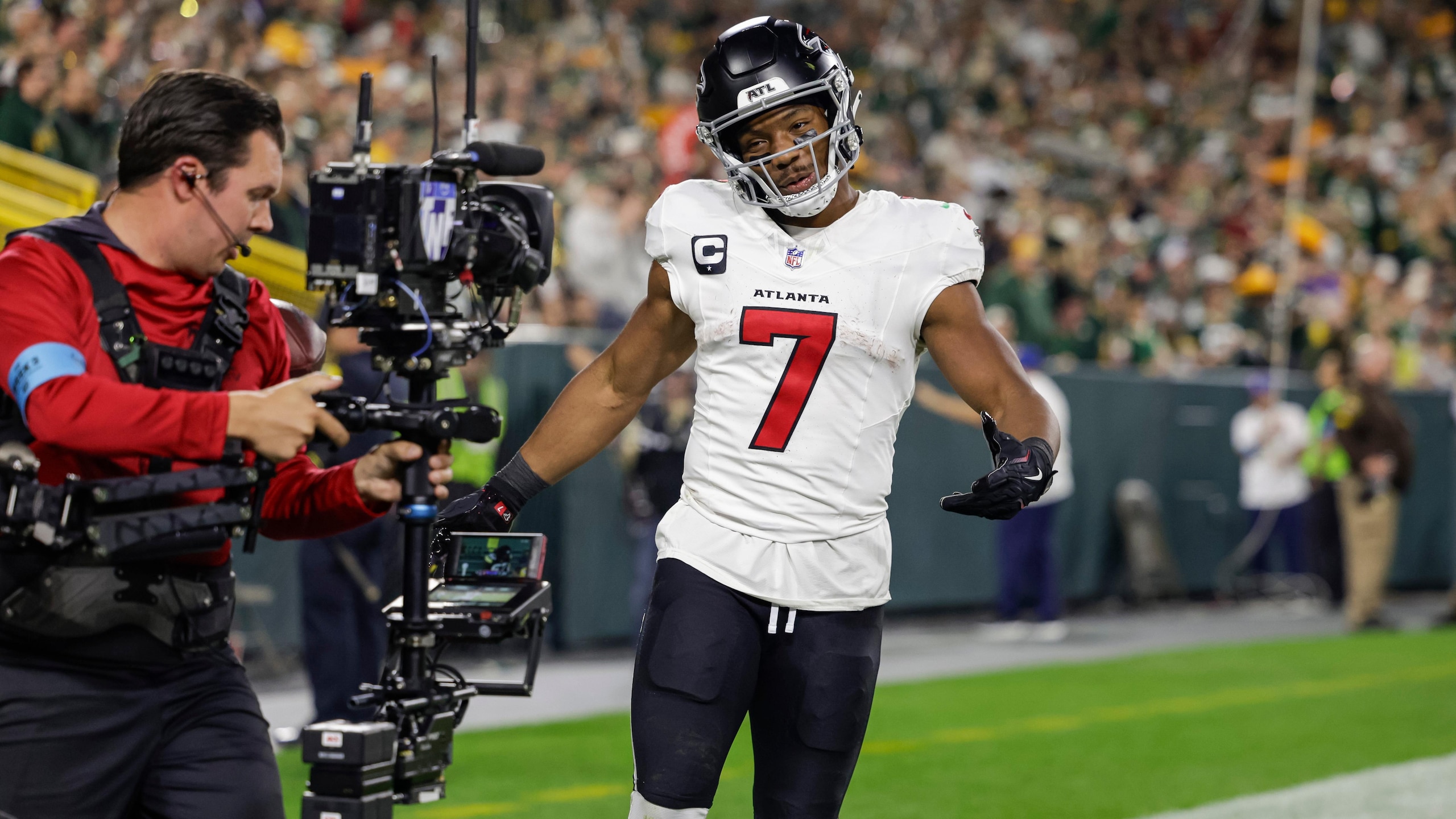 Falcons Packers Football
