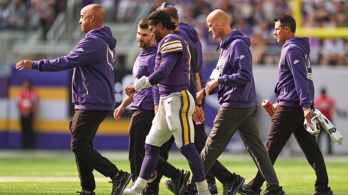 Kyler Murray's OT Wishes He 'Took a Shot At' Packers' Bullard for Hit That Injured Vikings QB