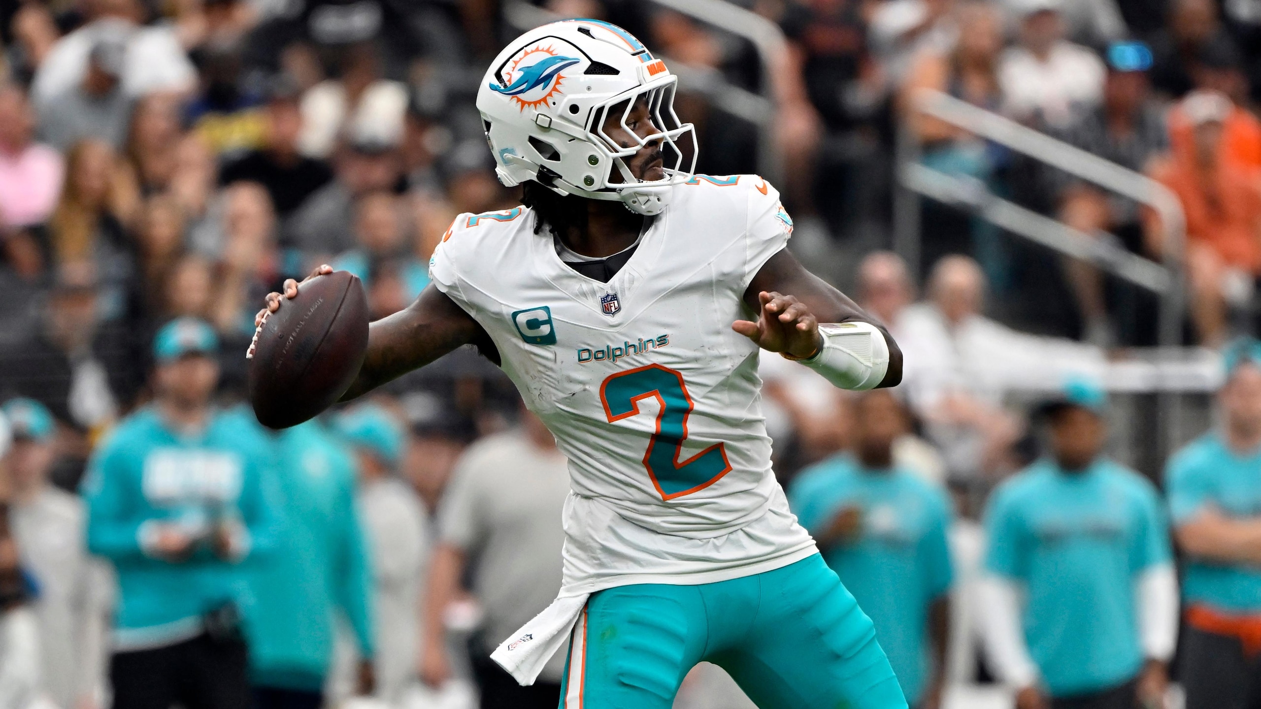 Dolphins Raiders Football