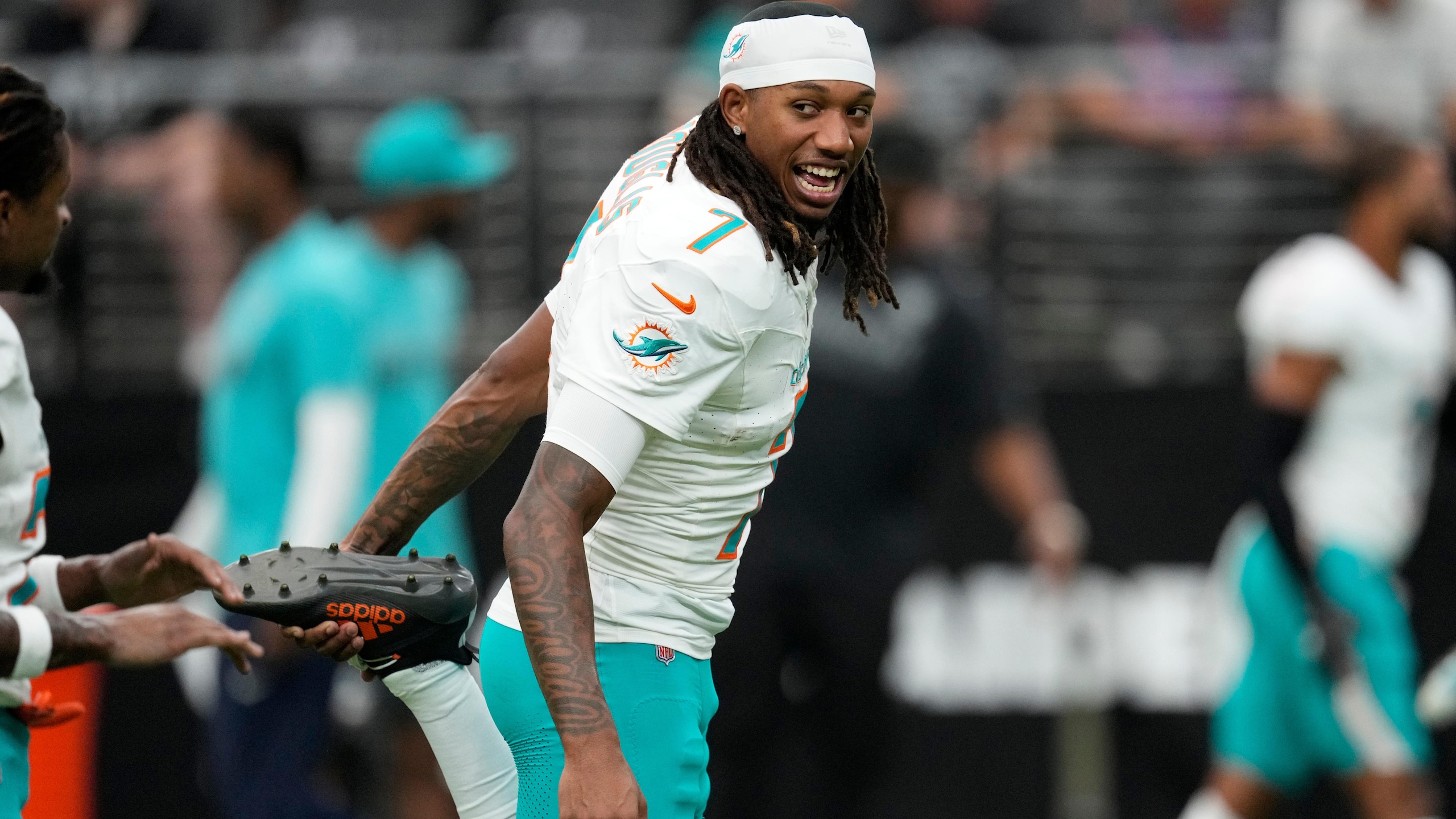 Dolphins Raiders Football