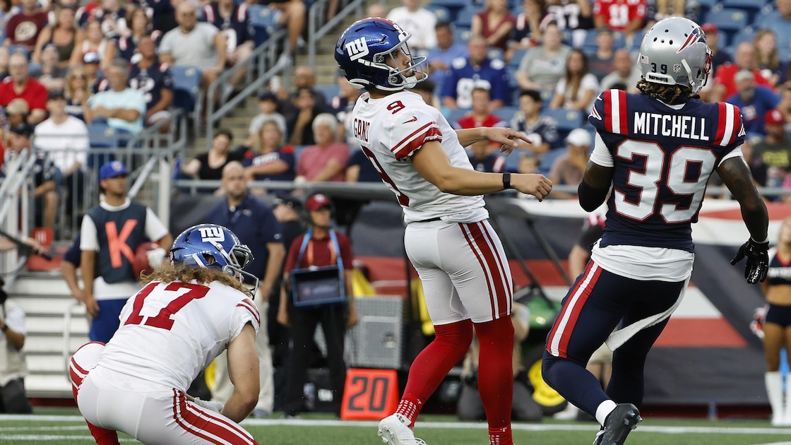 Patriots reportedly displayed goalposts on video screen to distract opposing kickers