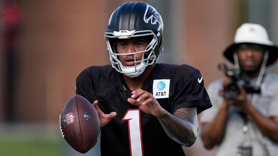 Tua Injury Status Revealed in NFL Rumors After Suffering Oblique Injury in Video at Falcons Practice - Bleacher Report