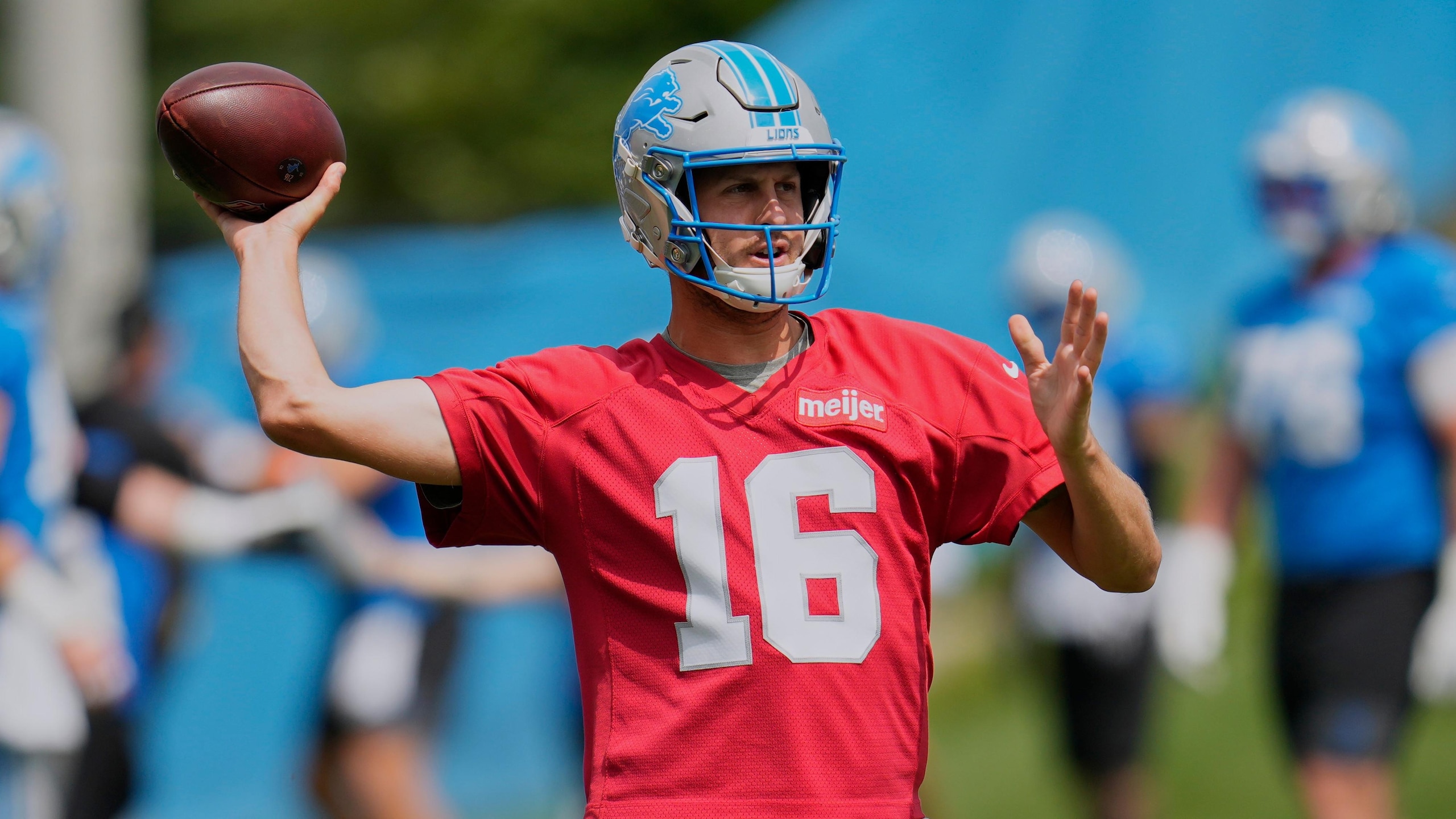 Lions Camp Football