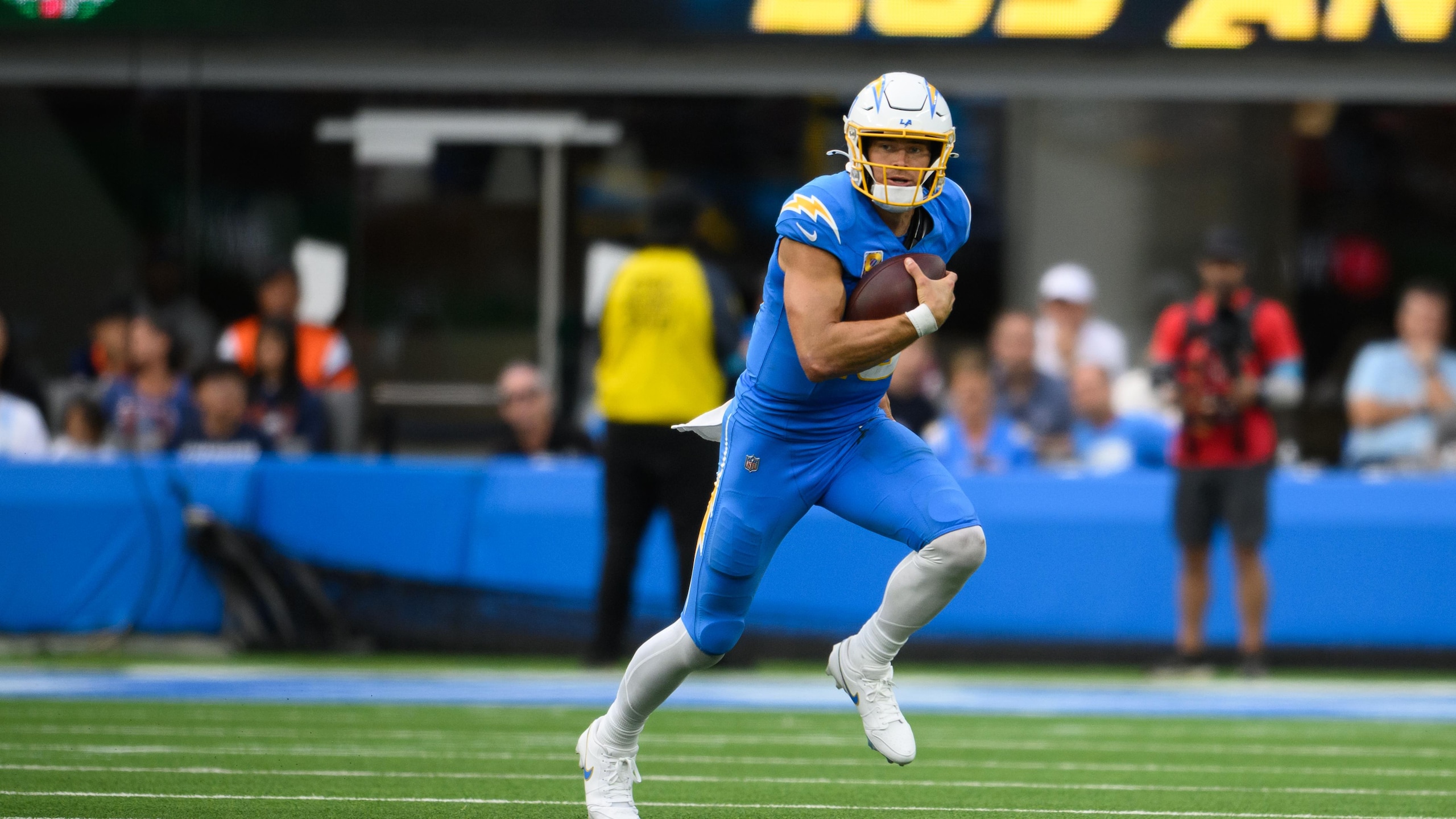 Broncos Chargers Football