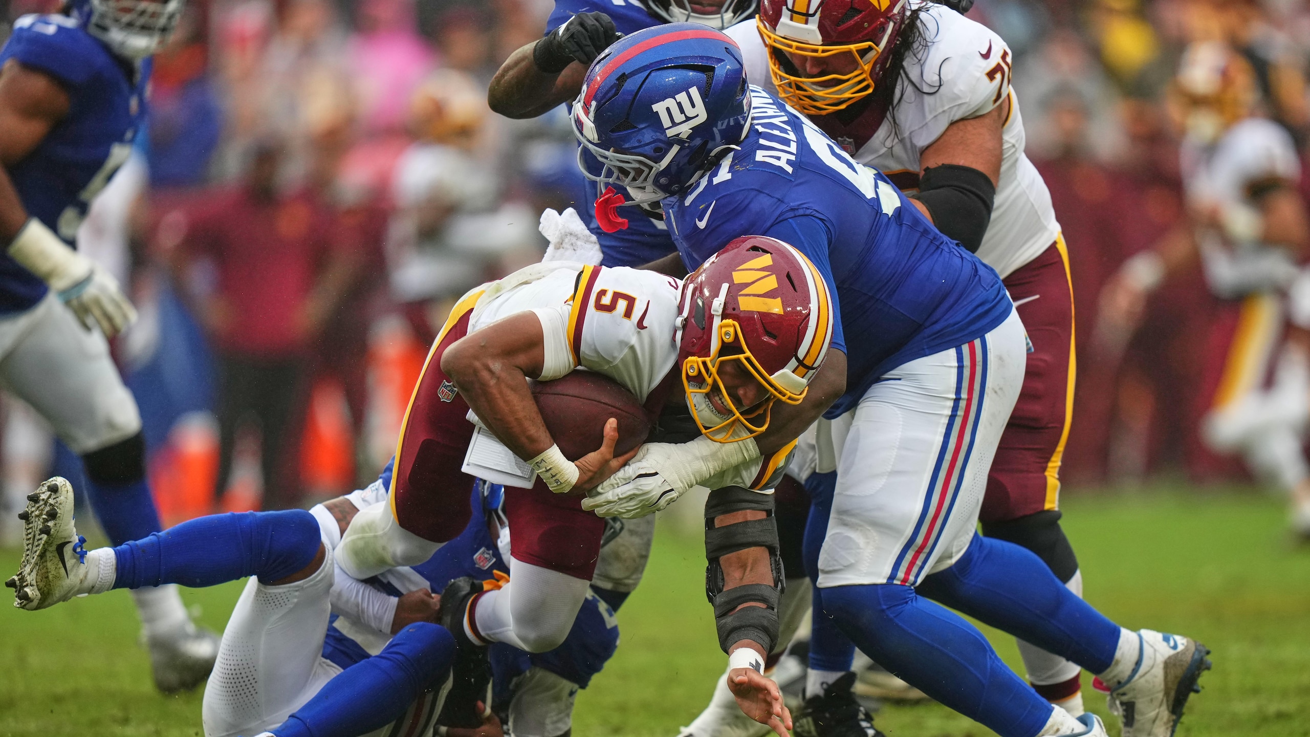 Giants Commanders Football