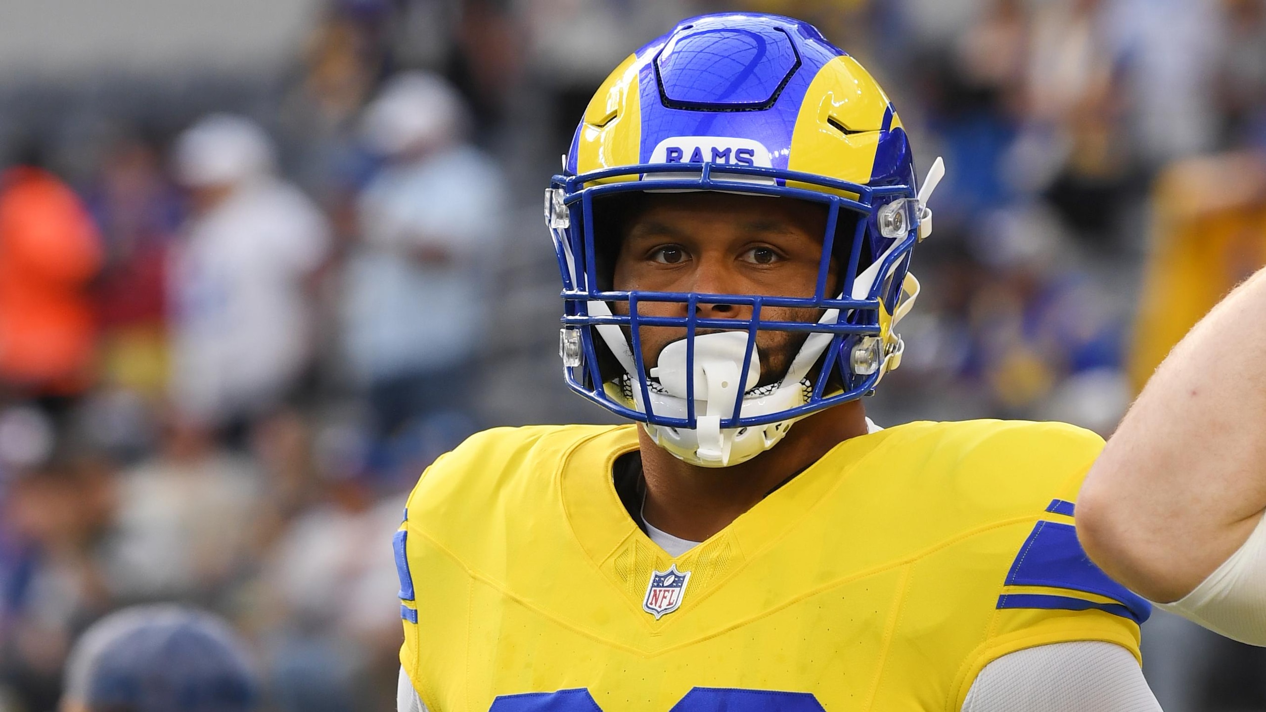 Giants Rams Football