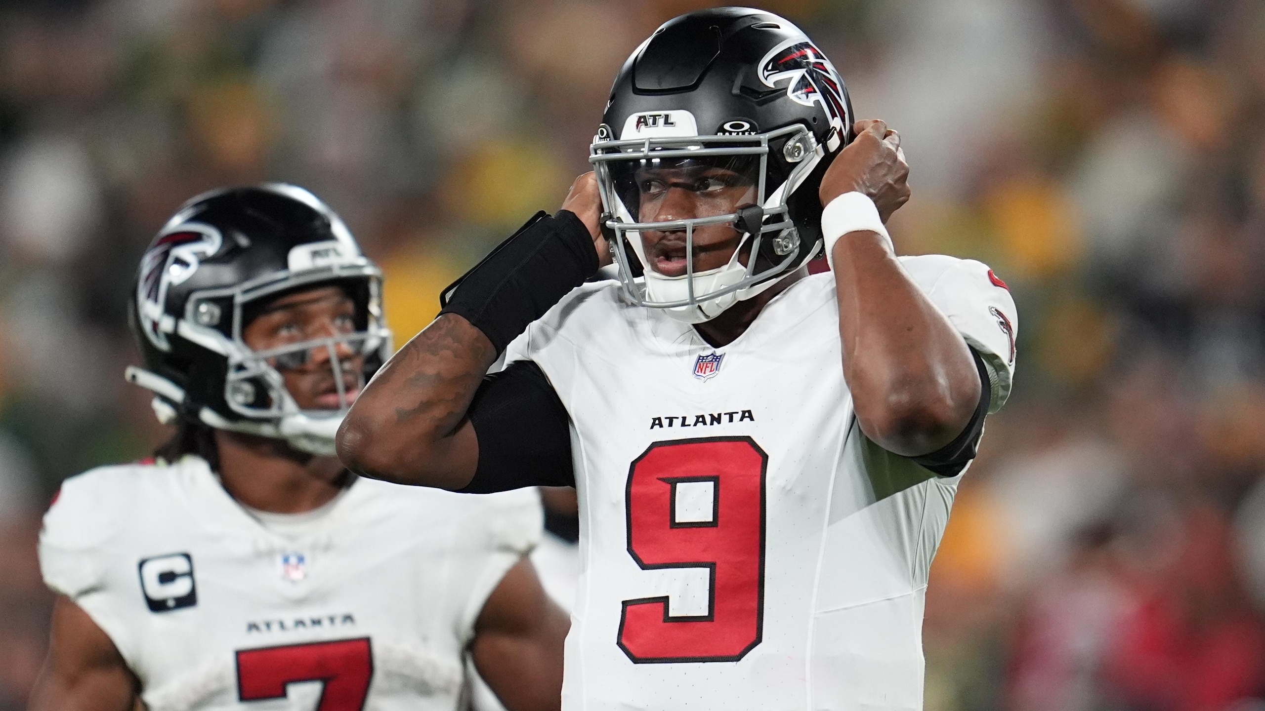 Falcons Packers Football