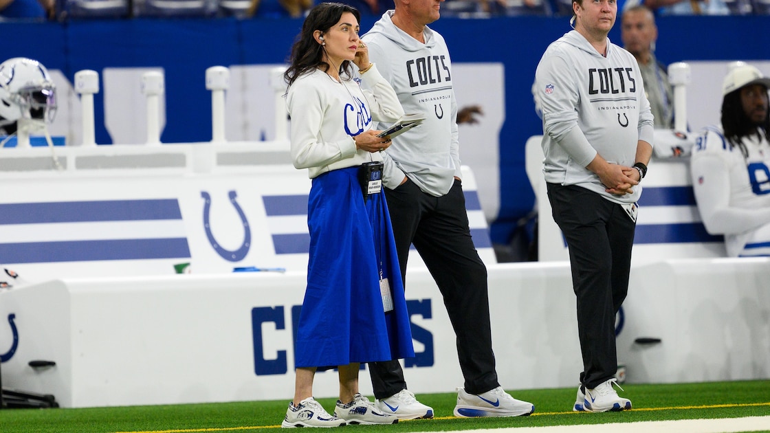 Colts owner Carlie Irsay‑Gordon explains sideline note‑taking after viral criticism
