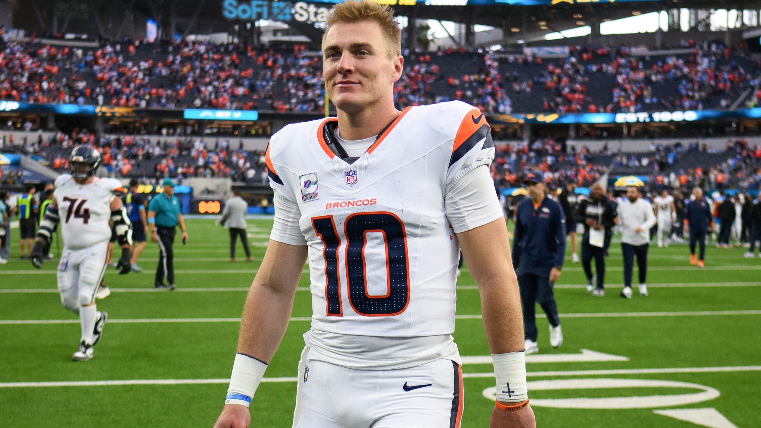 Broncos Chargers Football