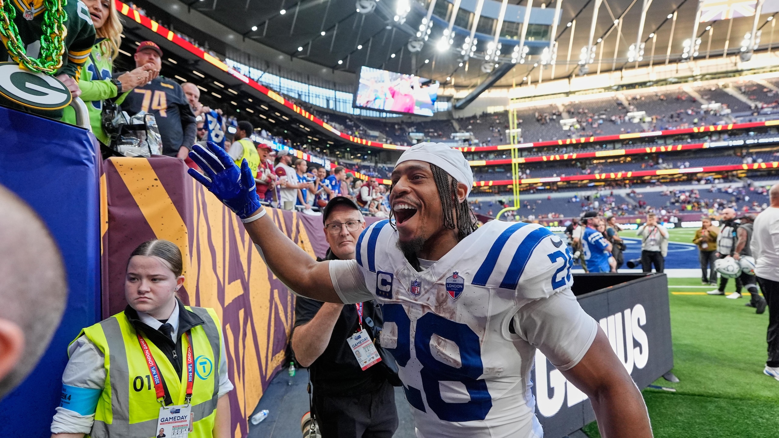 Colts Commanders Football