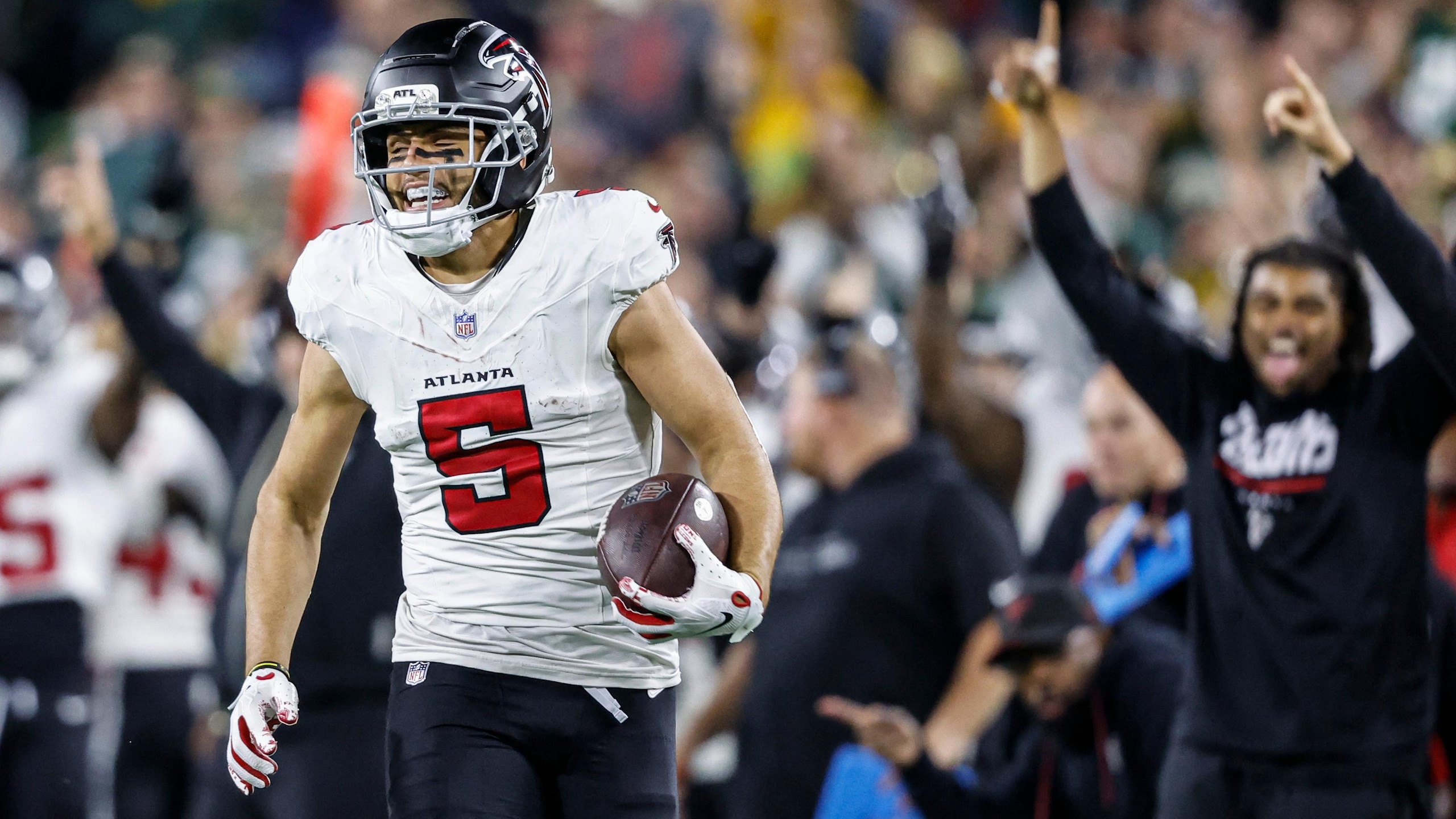 Falcons Packers Football