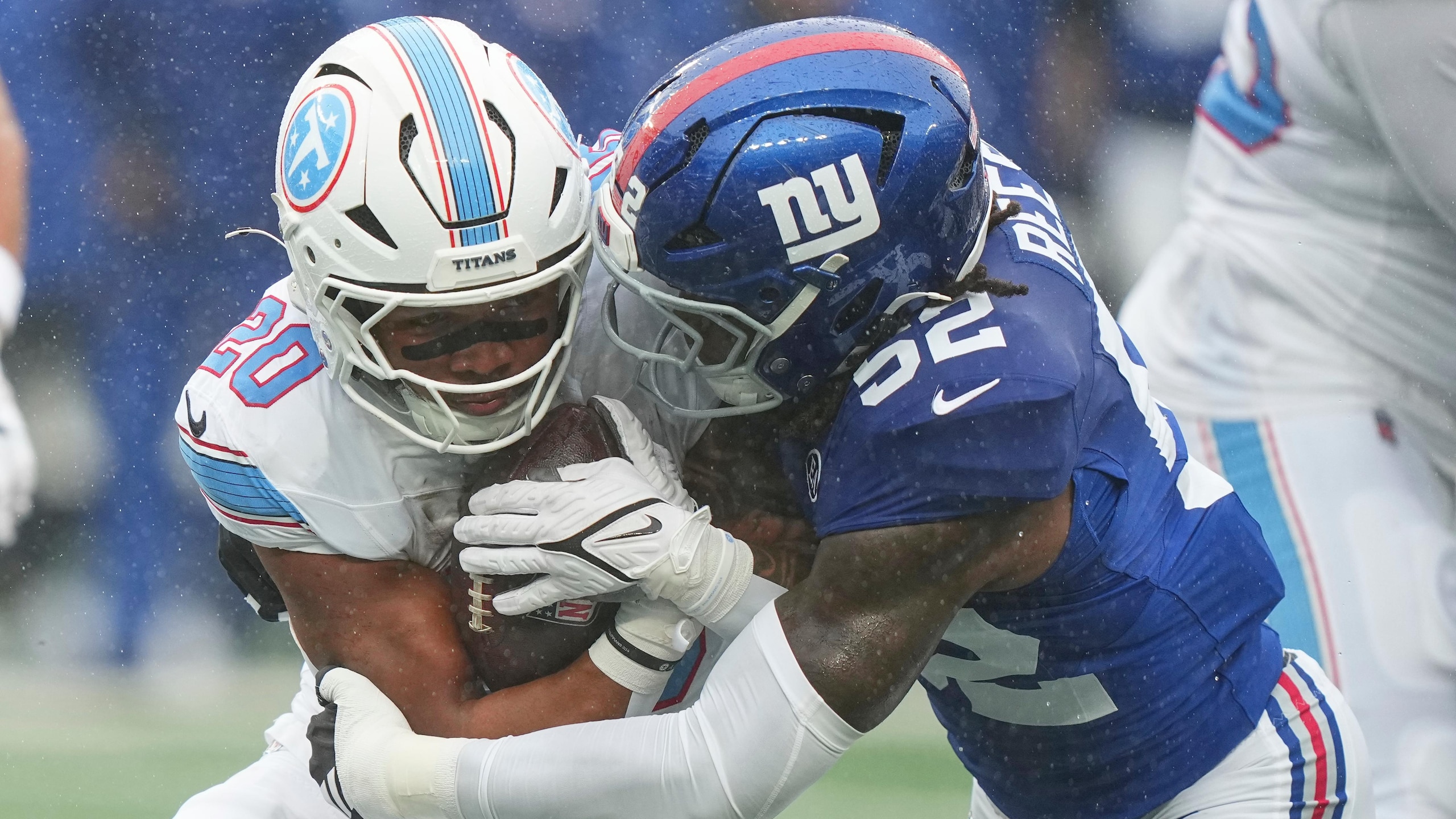 Titans Giants Football