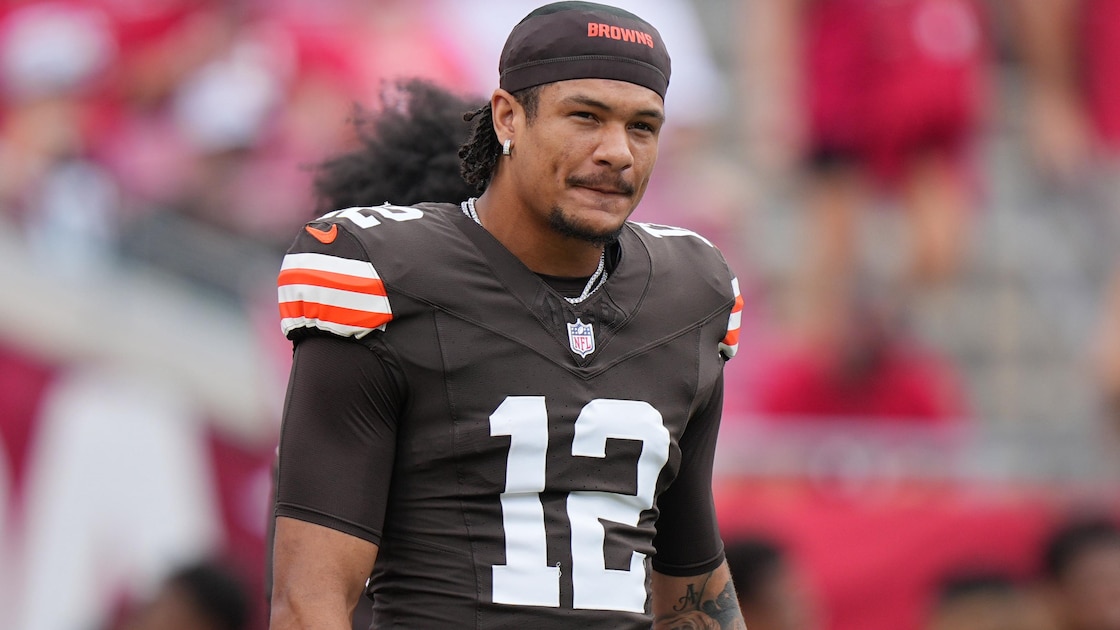Predicting 2026 NFL Award Winners and Top Darkhorse Candidates After Week 5