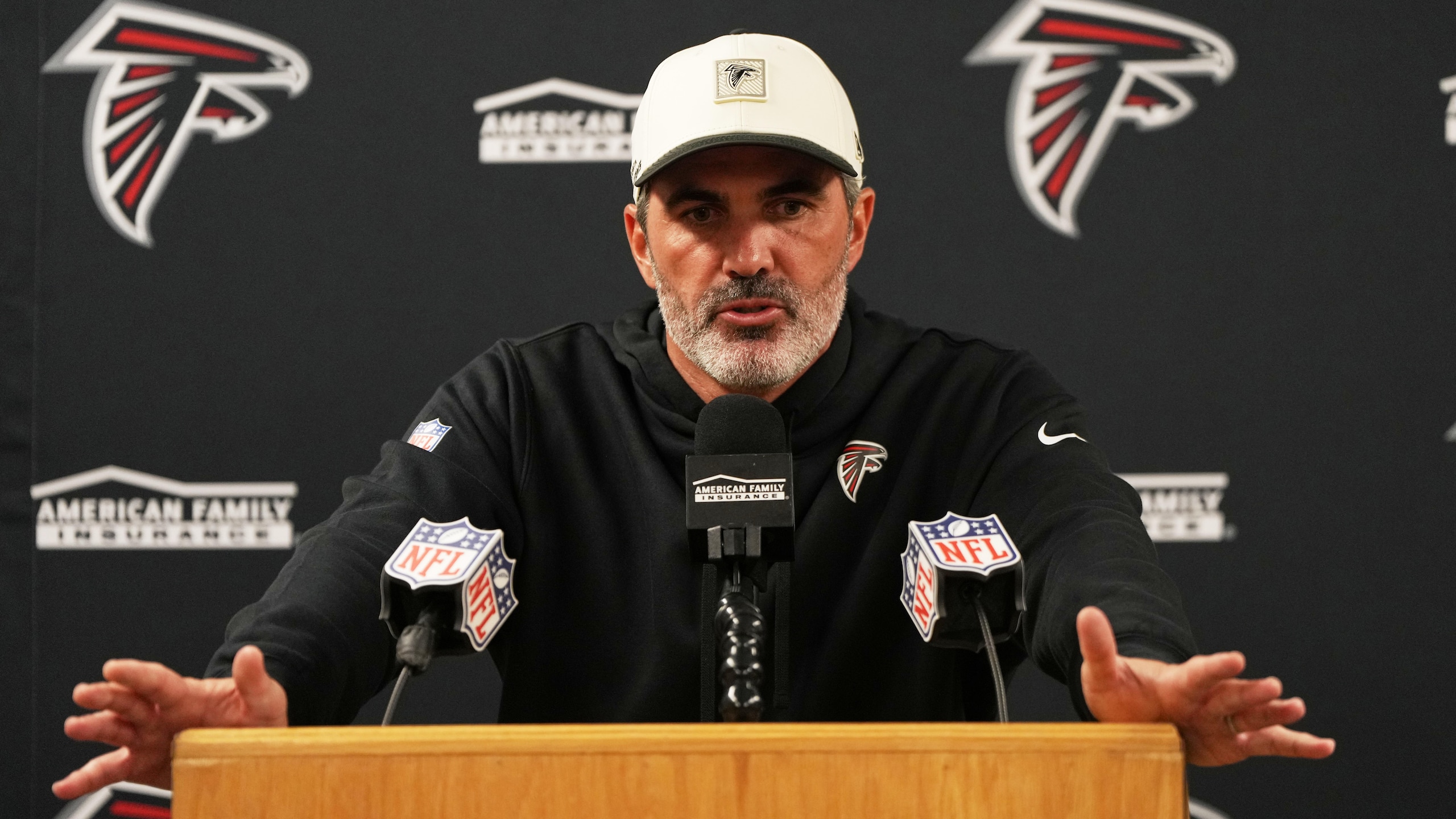 Falcons Packers Football