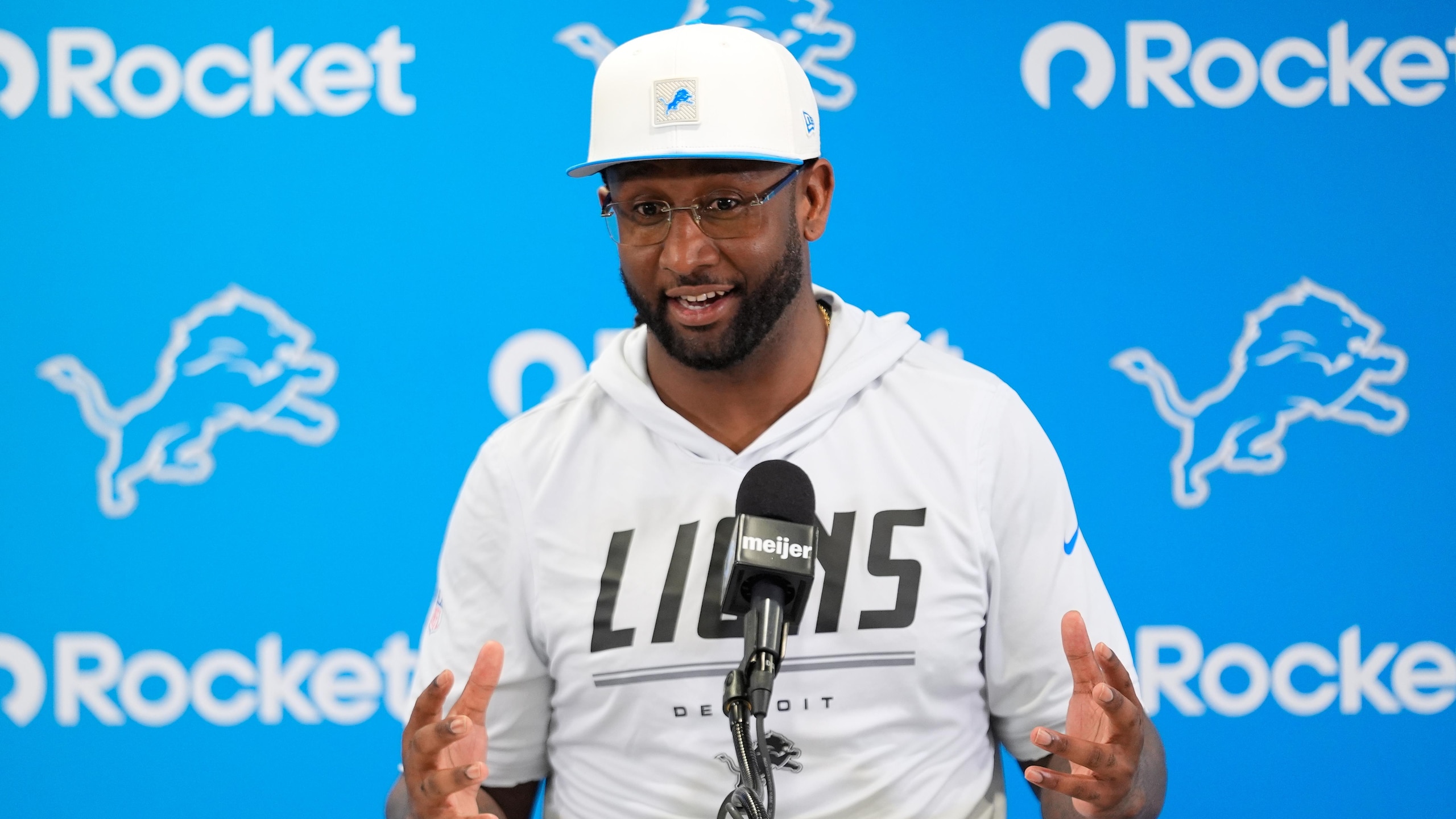 Lions Camp Football
