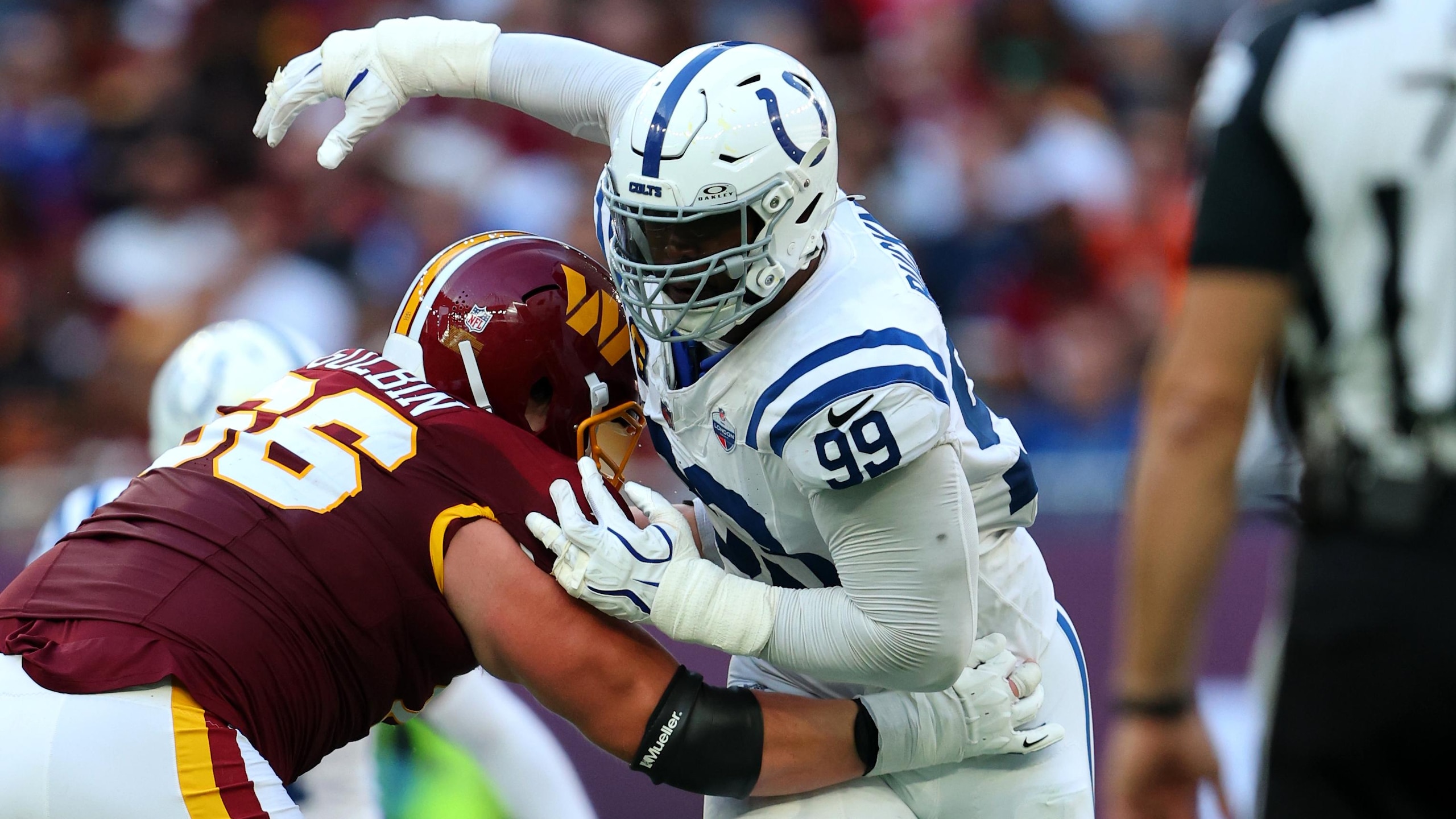 Colts Commanders Football