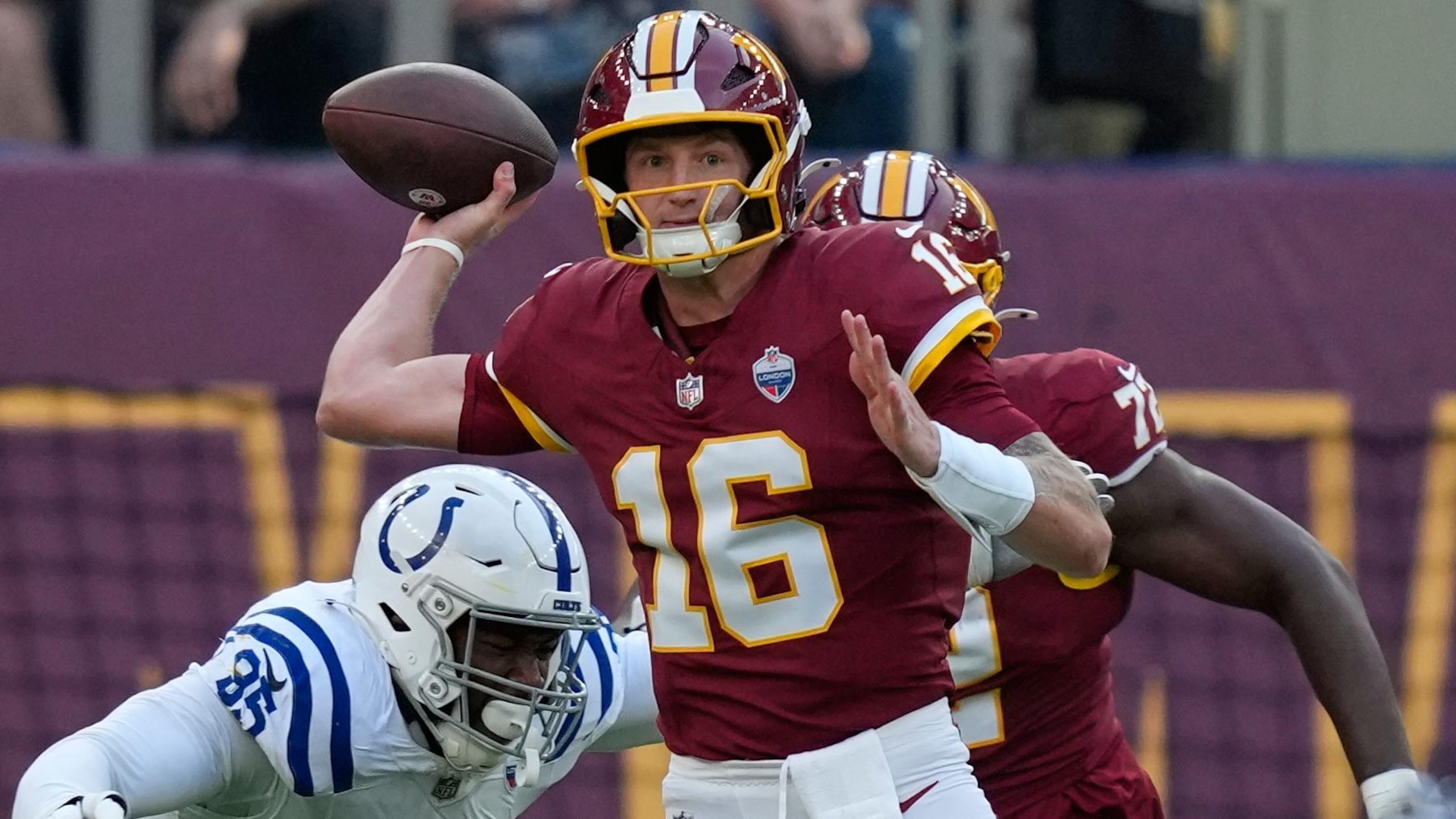 Colts Commanders Football
