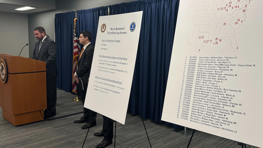 Arkansas Fixer Pleads Guilty in NCAA Basketball Point-Shaving Scheme
