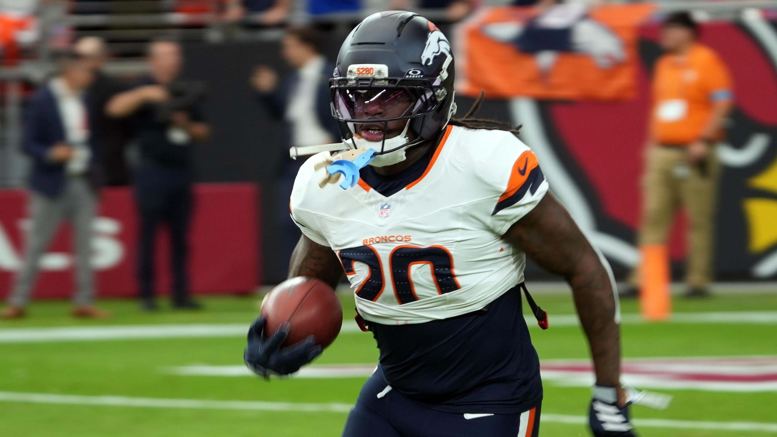 Broncos Cardinals Football