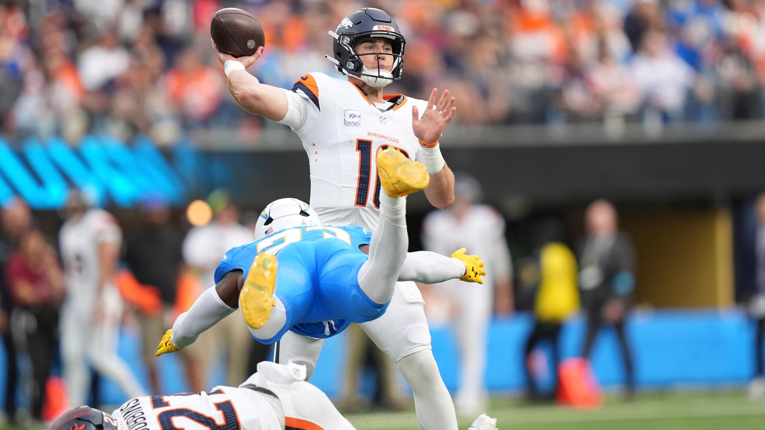 APTOPIX Broncos Chargers Football