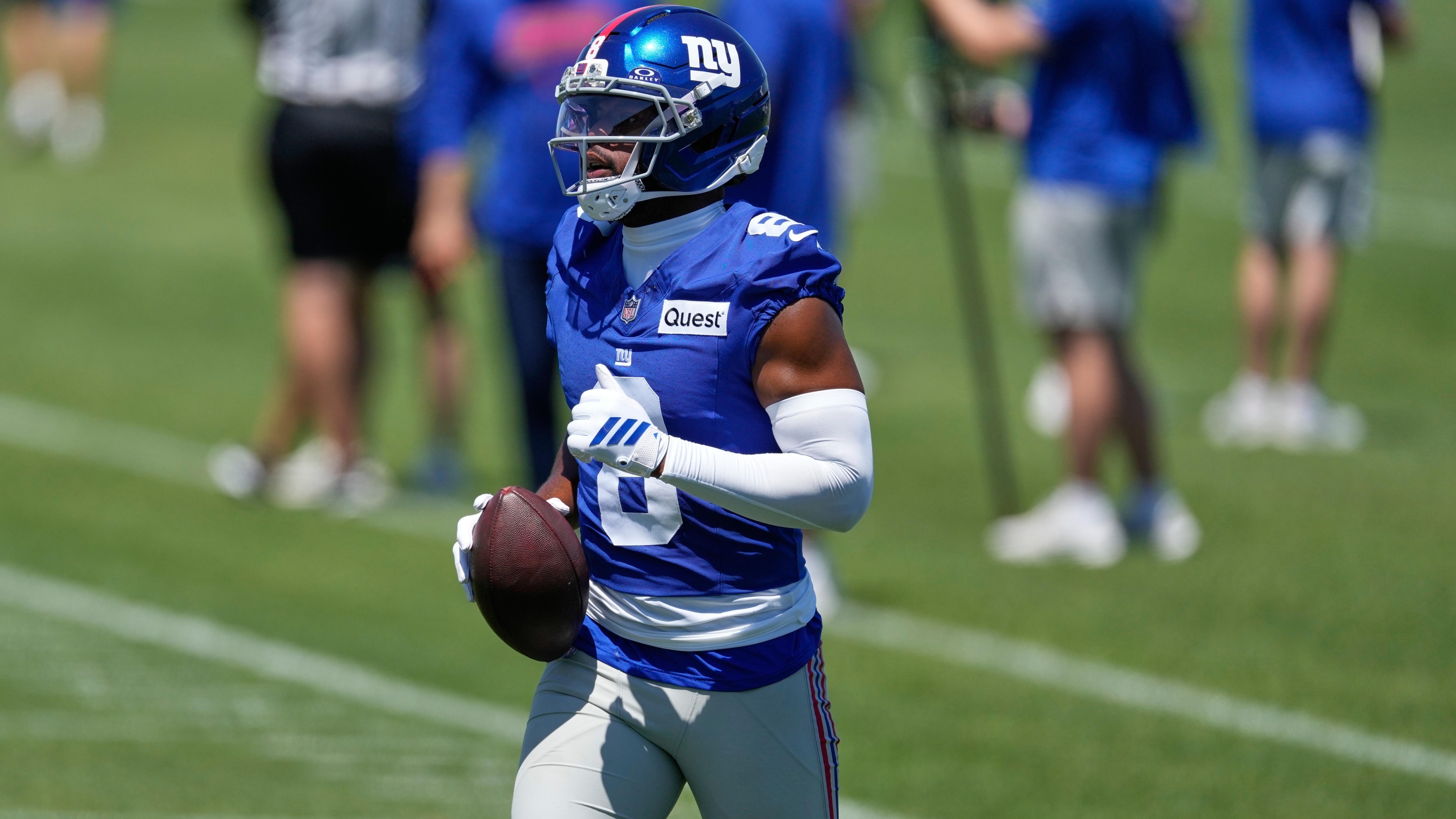 JuJu Smith-Schuster Works Out For Chargers Amid LA's Struggles, WR Released by Giants in Preseason