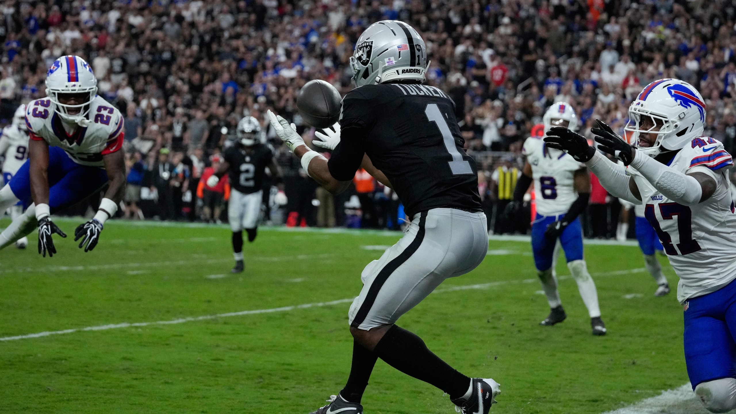 Bills Raiders Football