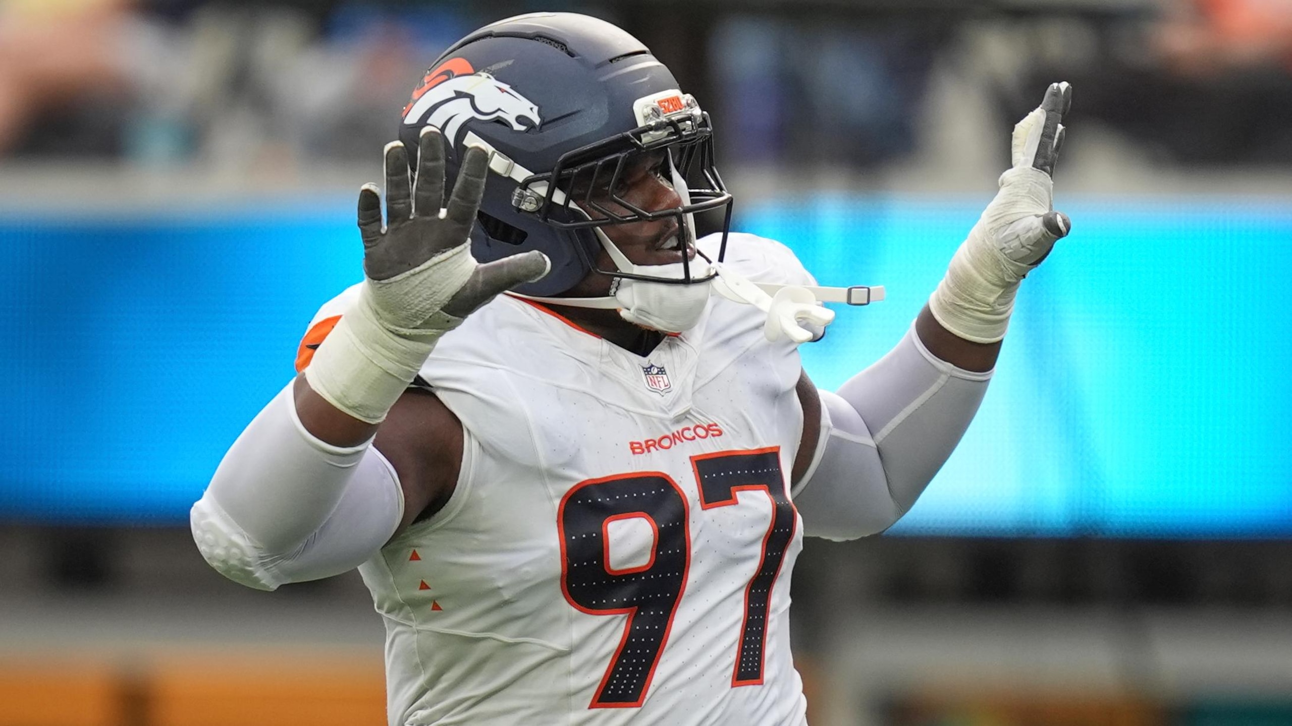 Broncos Chargers Football