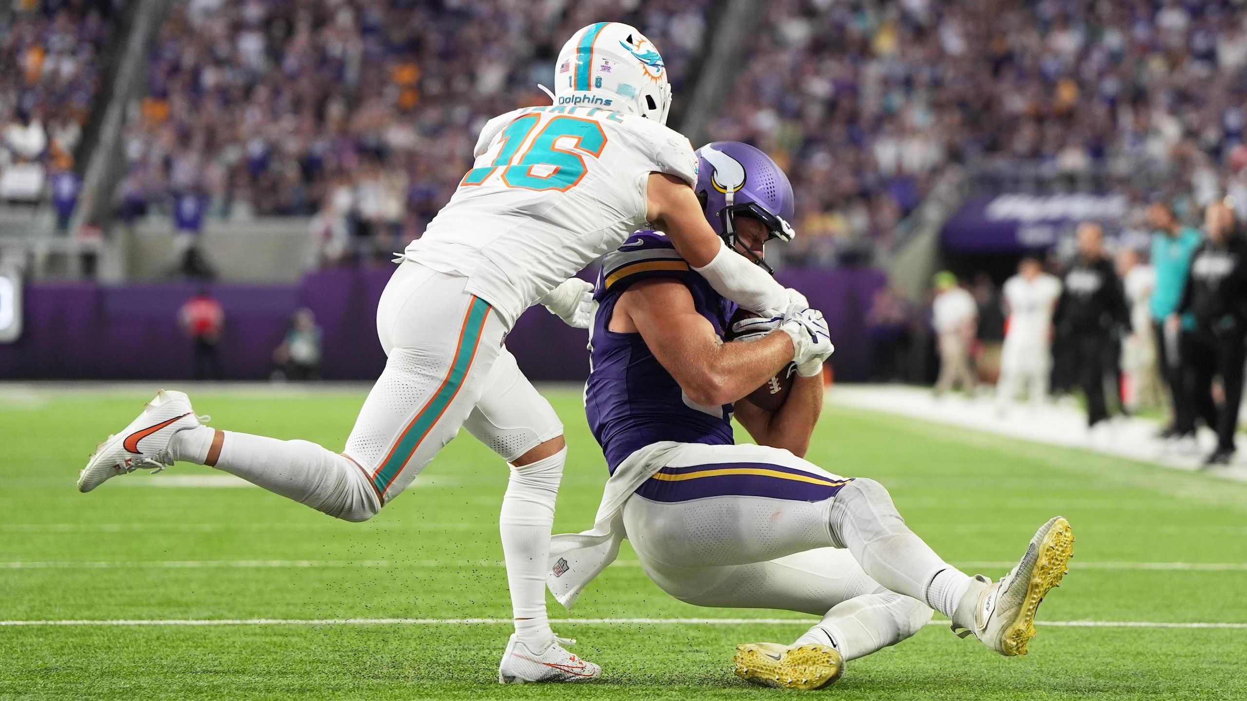 Dolphins Vikings Football