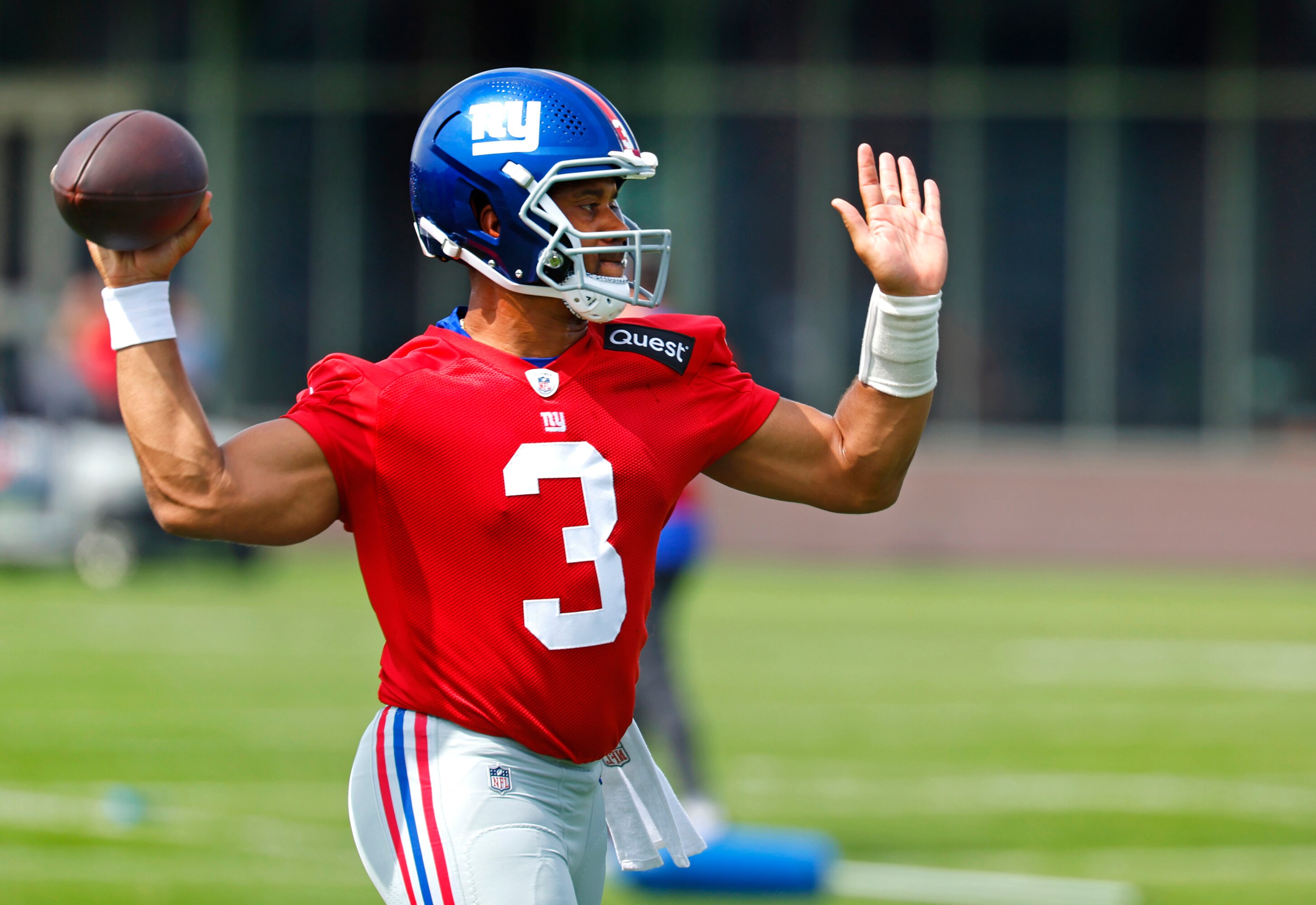 Giants' Wan'Dale Robinson Says Russell Wilson Has Been 'Better Than We Expected'