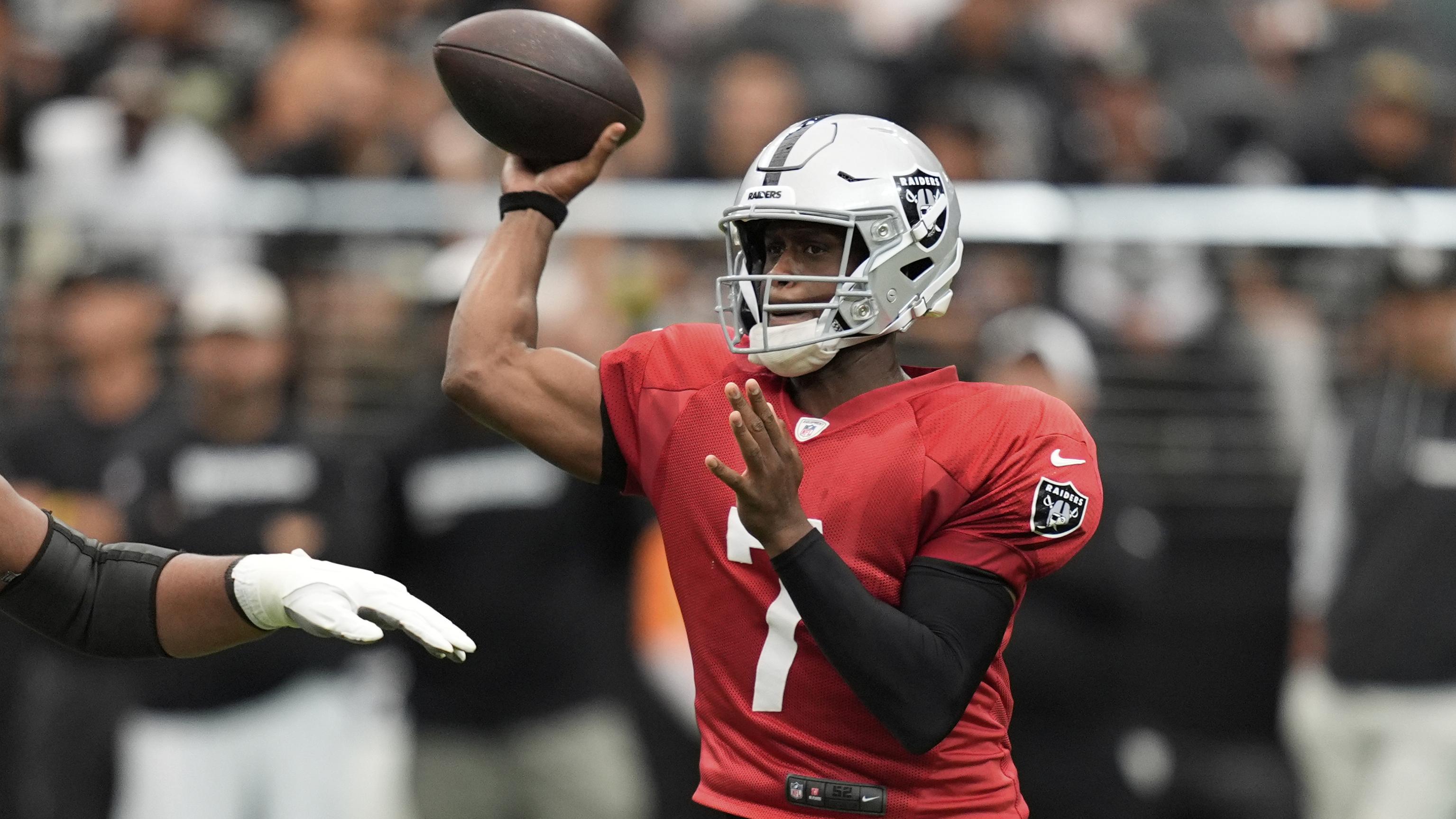 Raiders’ Pete Carroll Praises Geno Smith, Says QB Is ‘The Leader We Needed’