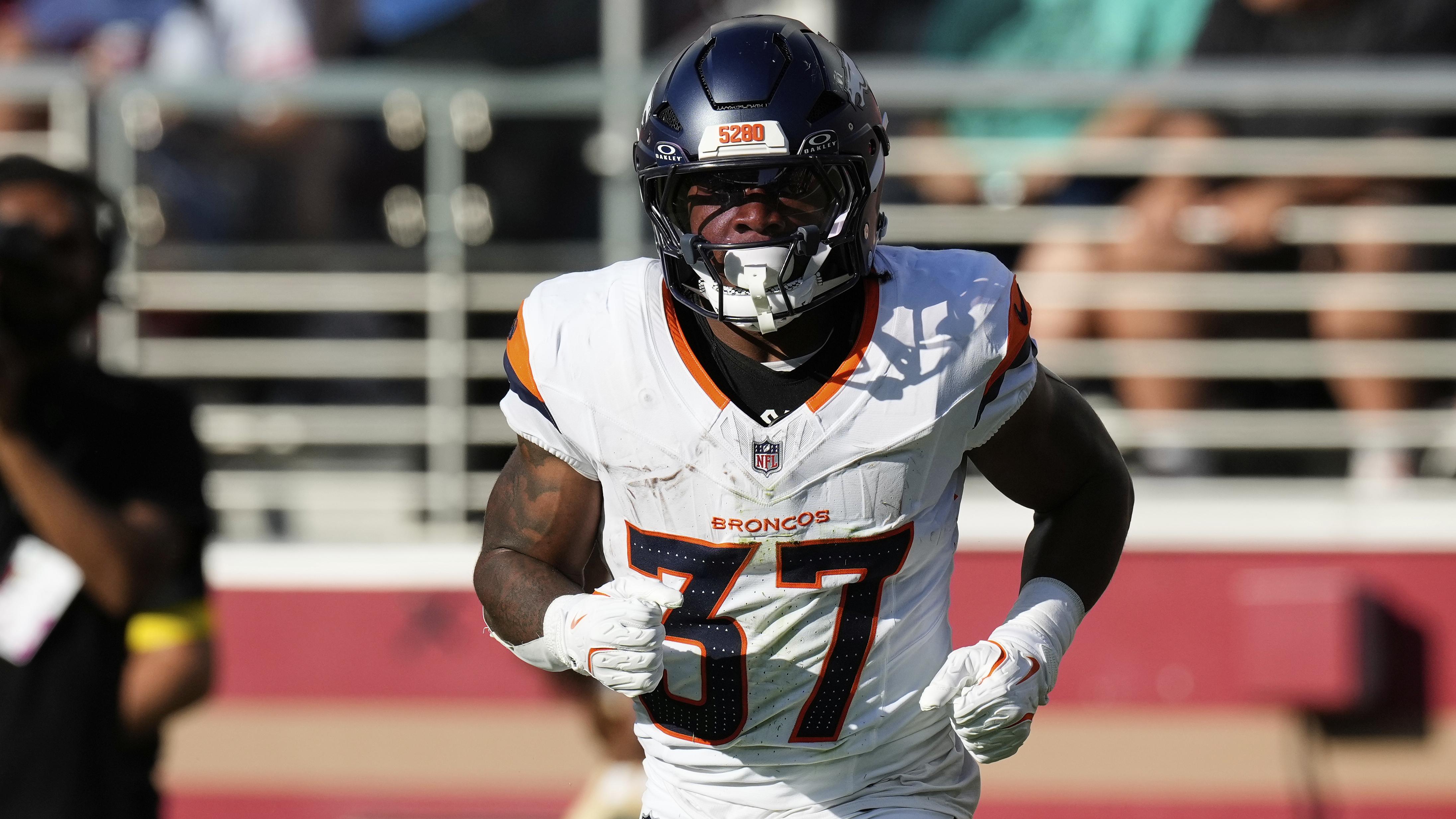 Broncos 49ers Football