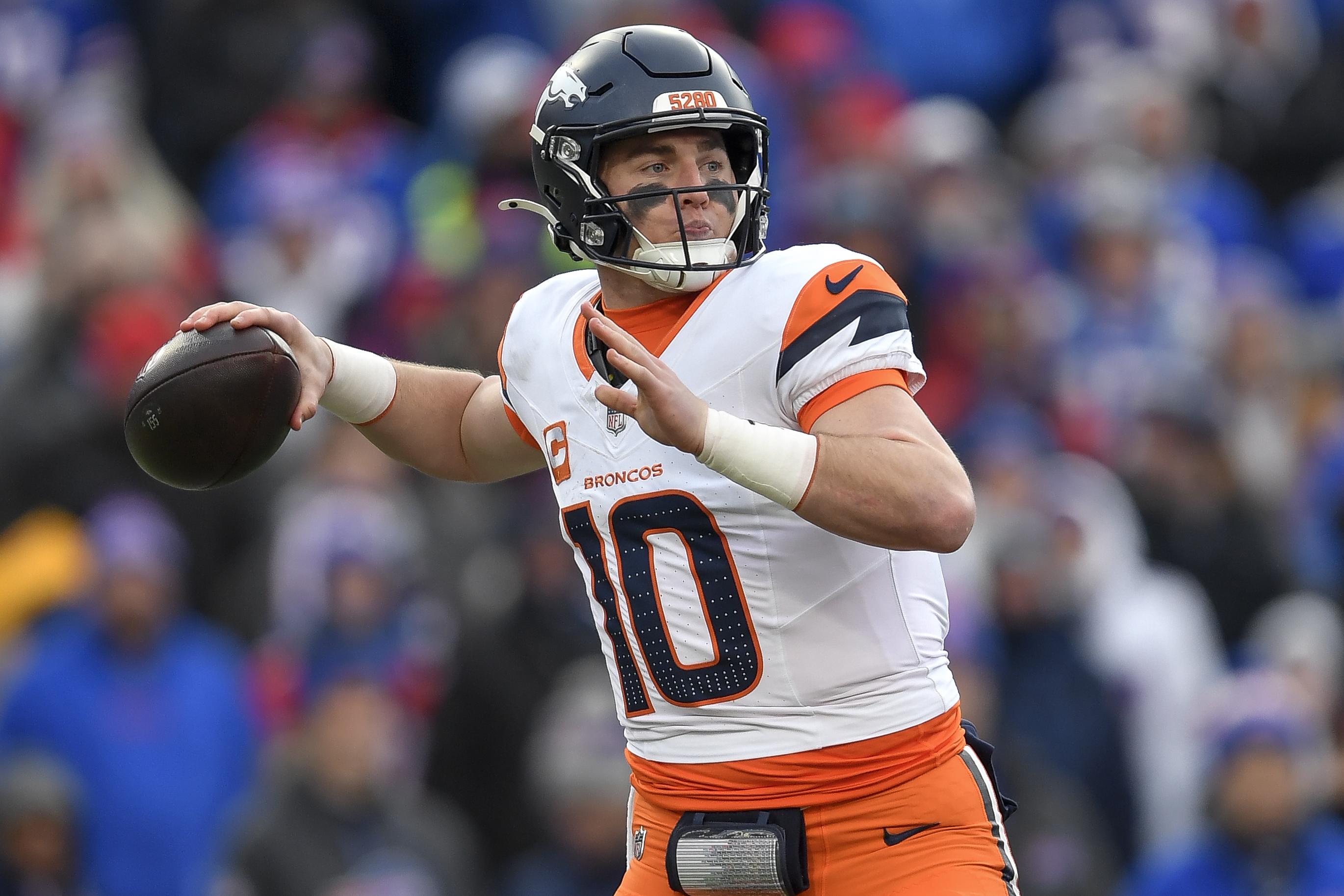 Broncos Bills Football