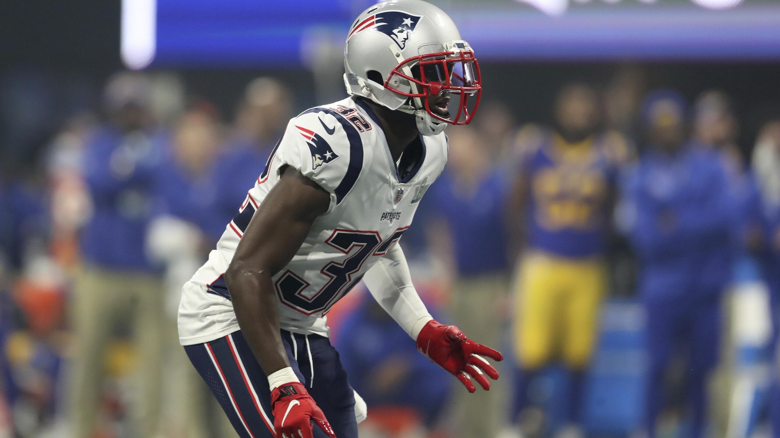 Patriots Rams Super Bowl Football