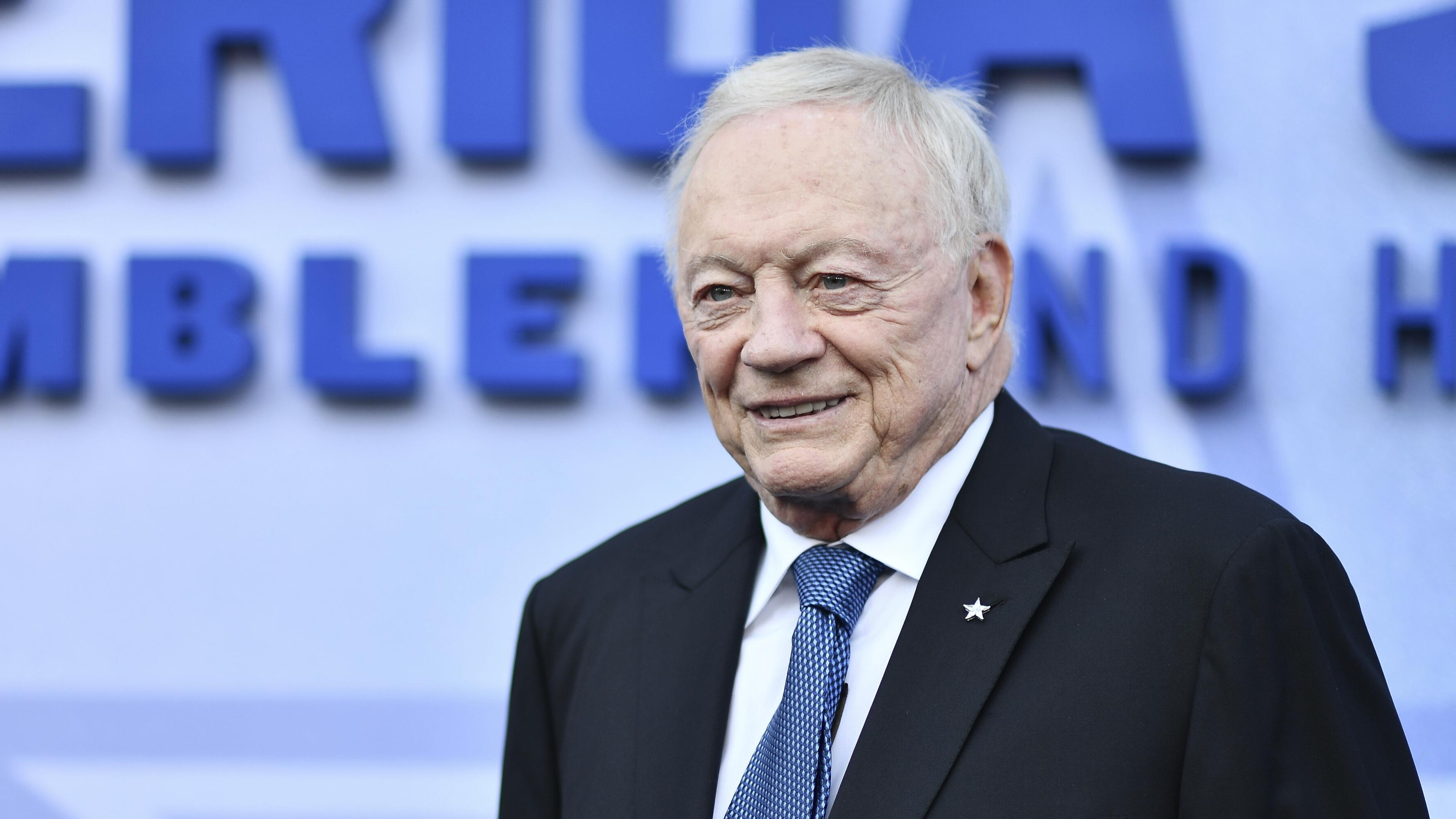 Cowboys' Jerry Jones Says He Survived Stage 4 Skin Cancer in 2010, Discusses Treatment