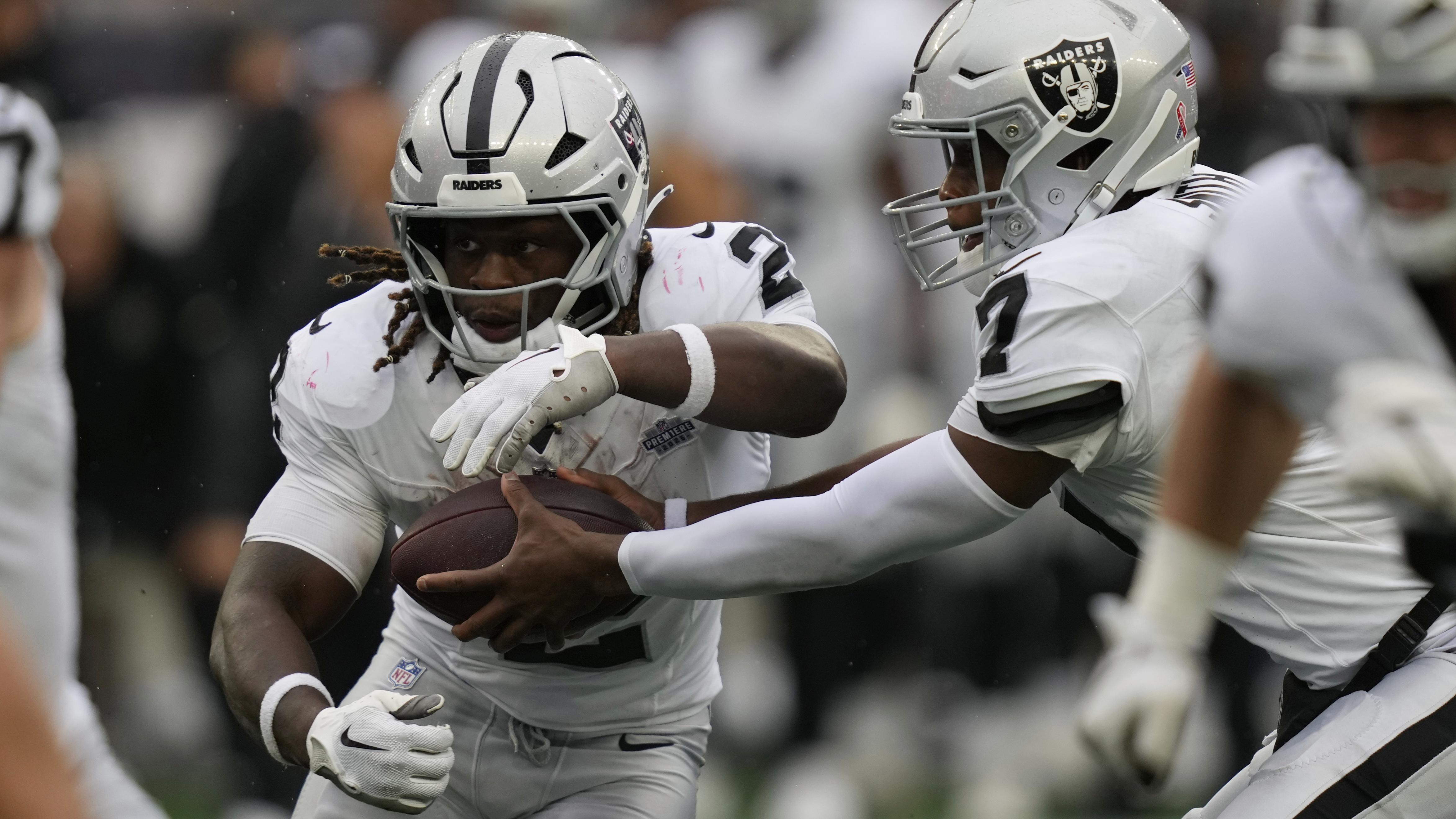 Raiders Fans Hype Jeanty, Carroll, Geno After Debut Win vs. Vrabel, Maye, Patriots