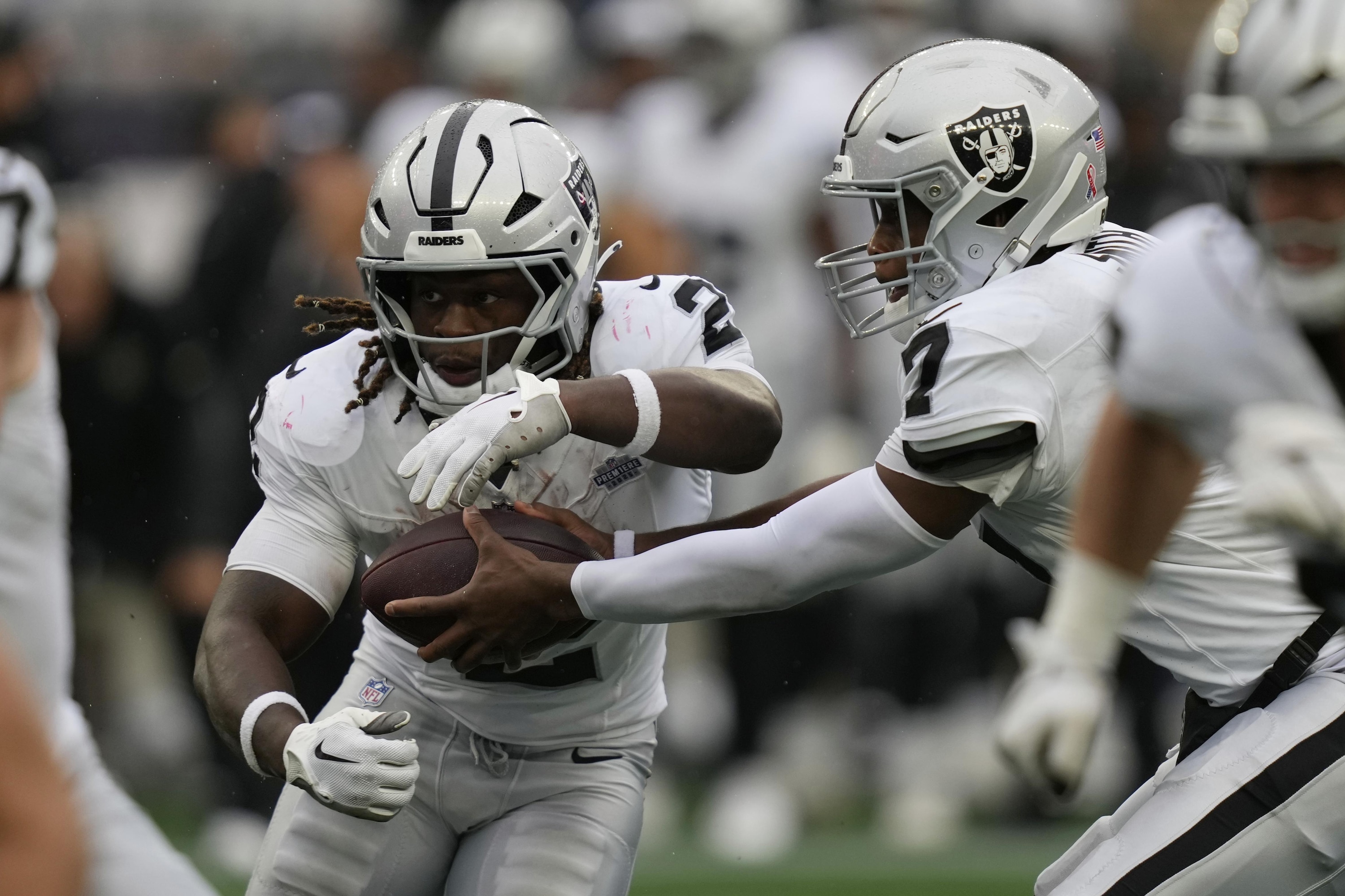 Raiders Fans Hype Jeanty, Carroll, Geno After Debut Win vs. Vrabel, Maye, Patriots
