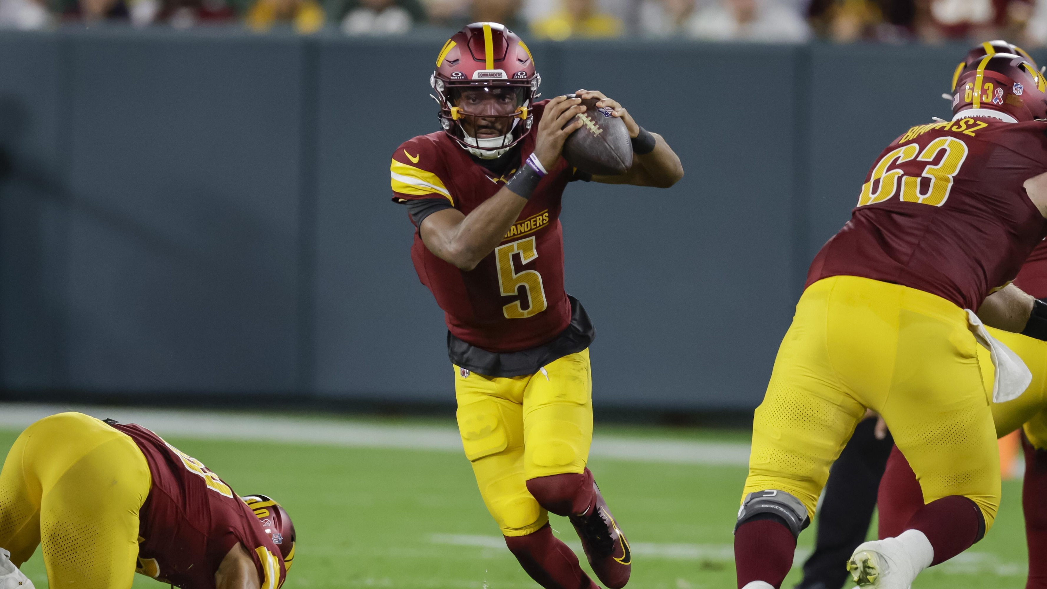 Jayden Daniels to Miss Practice amid Knee Injury Ahead of Commanders vs. Raiders