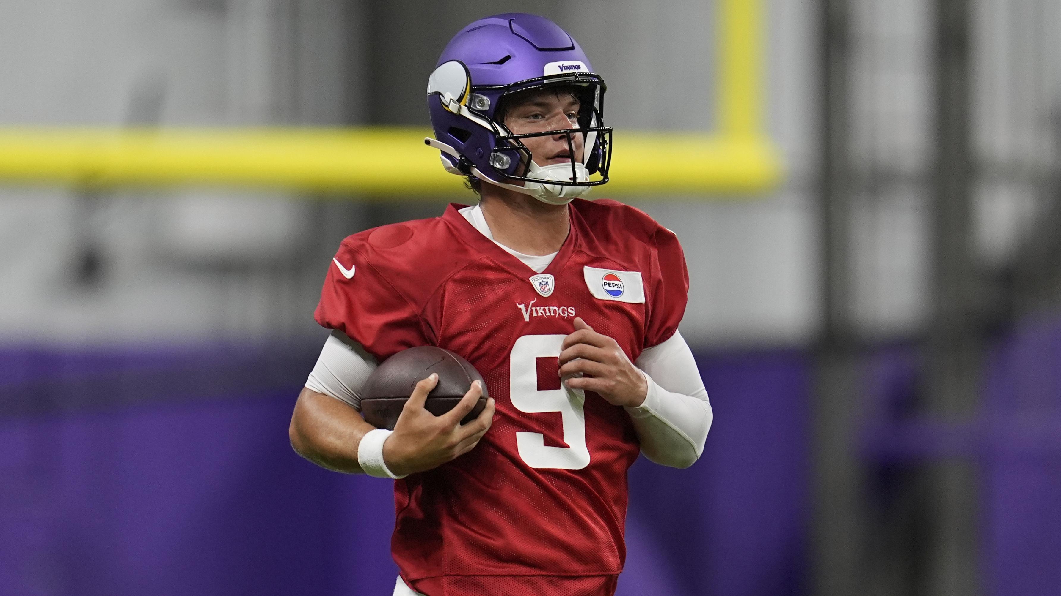 Vikings Camp Football