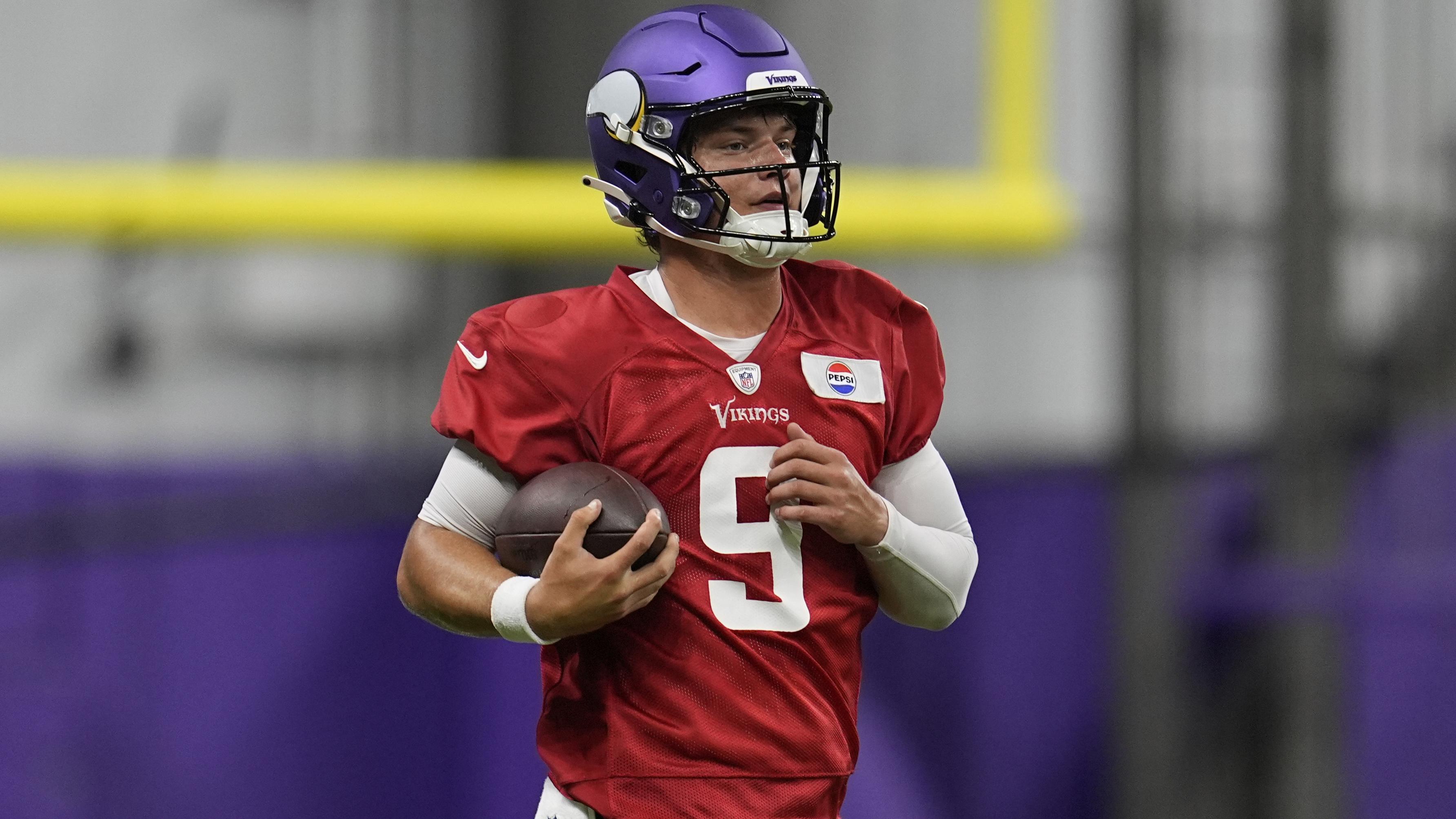 Vikings Camp Football