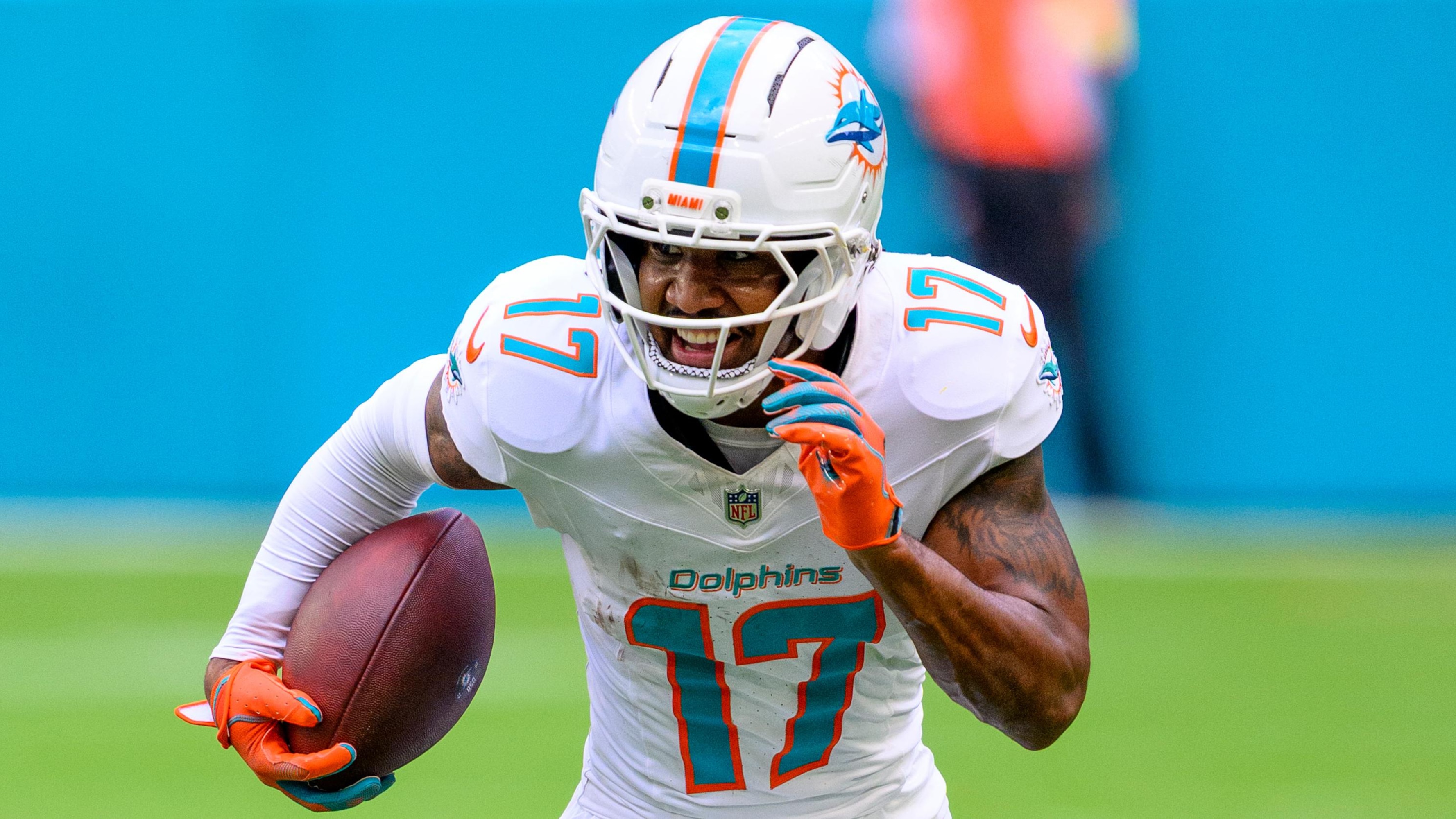 Jaylen Waddle Trade Calls Reportedly Rejected by Dolphins, Team Has 'No Interest'